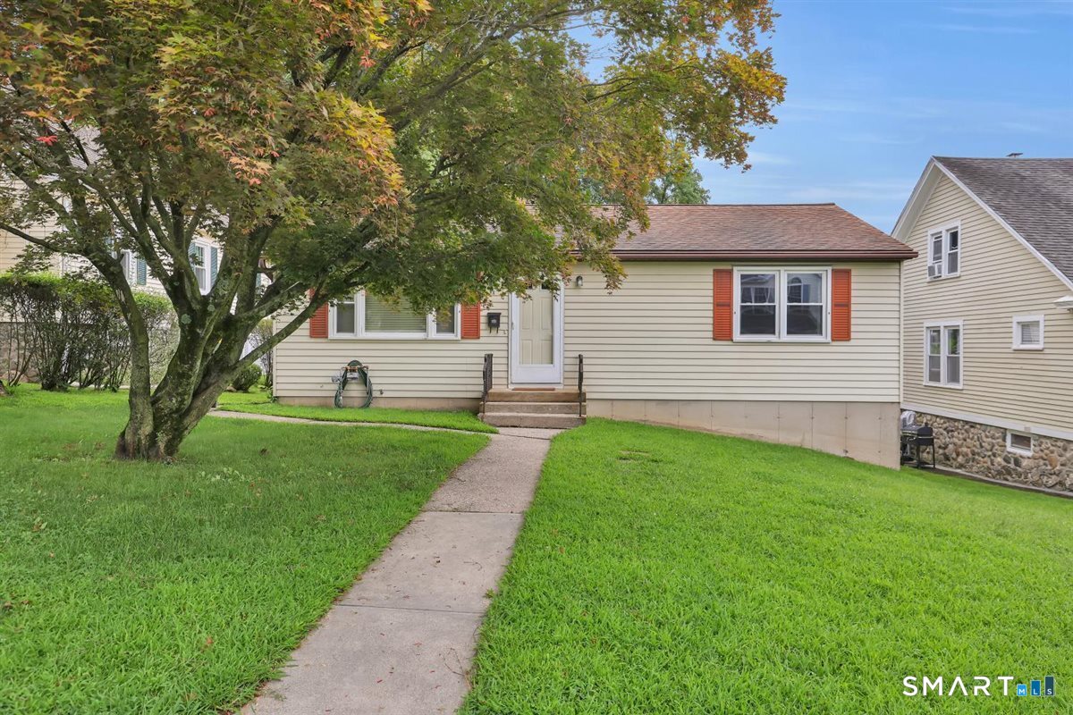 84 Fairlawn Avenue Property Photo 1