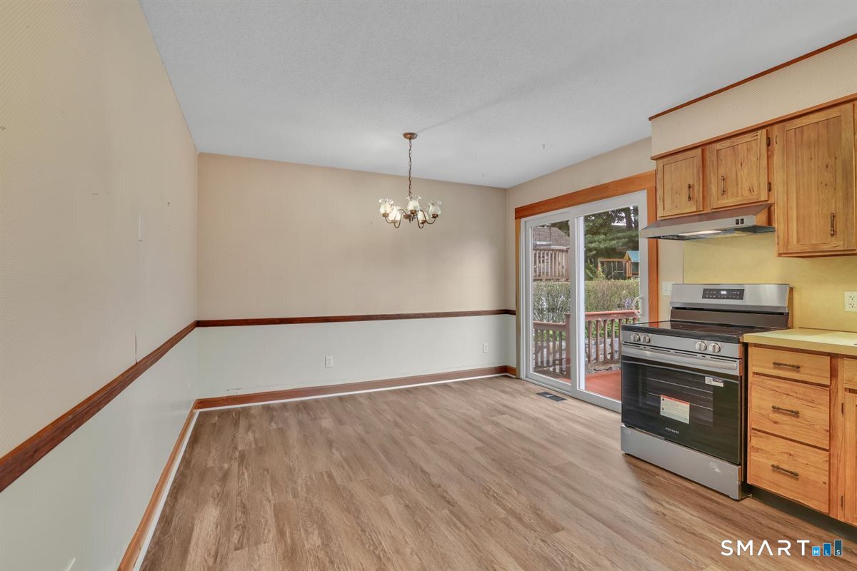 84 Fairlawn Avenue Property Photo 9