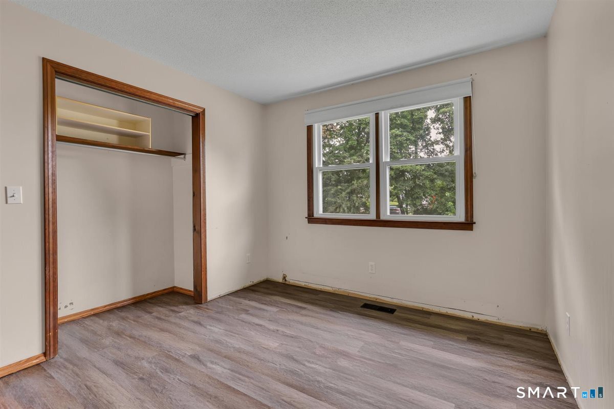 84 Fairlawn Avenue Property Photo 15