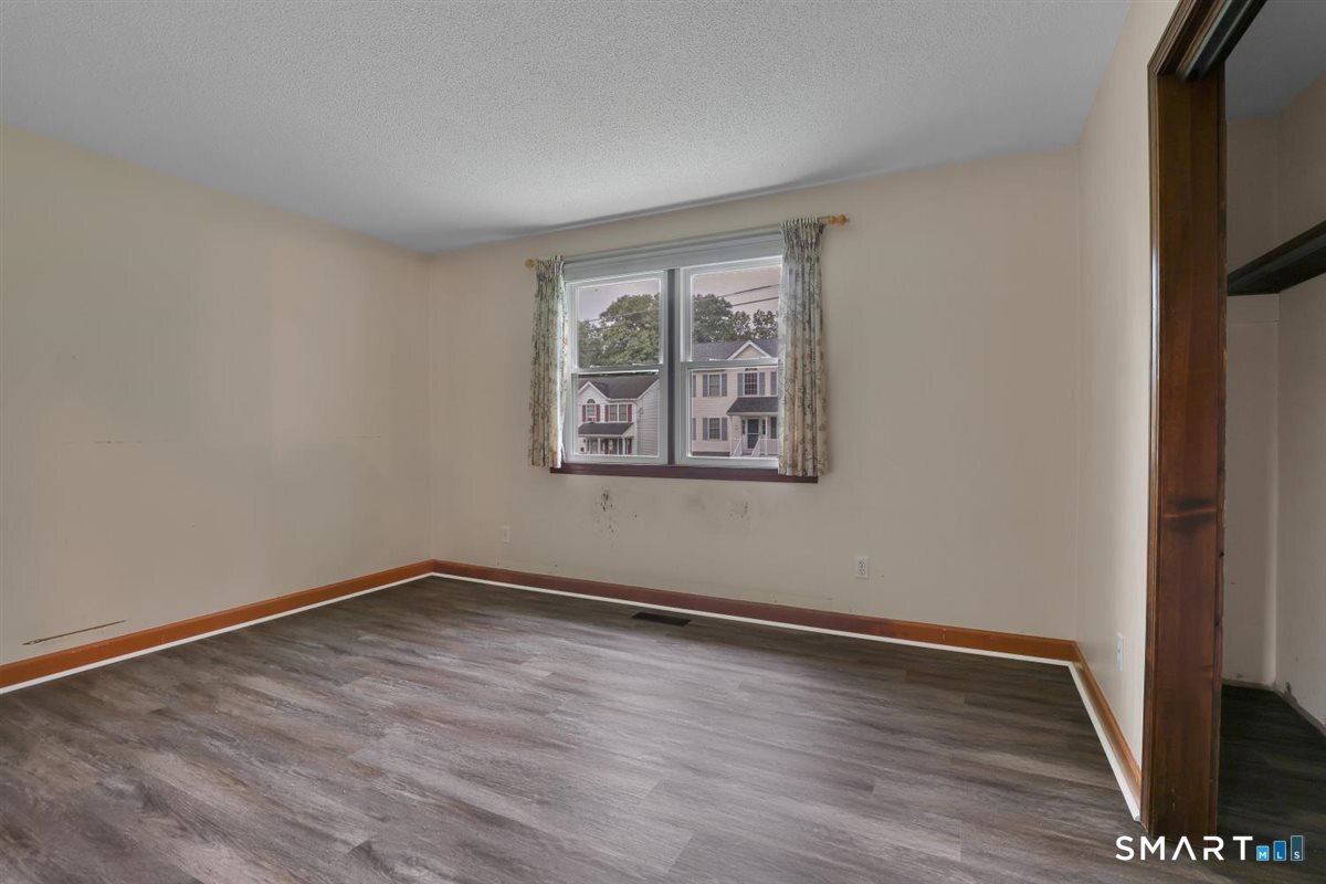84 Fairlawn Avenue Property Photo 16