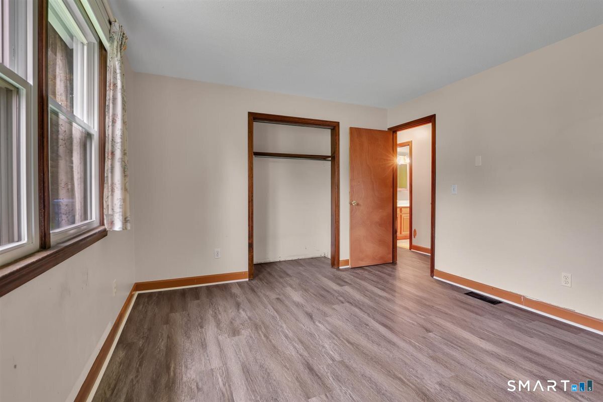 84 Fairlawn Avenue Property Photo 18