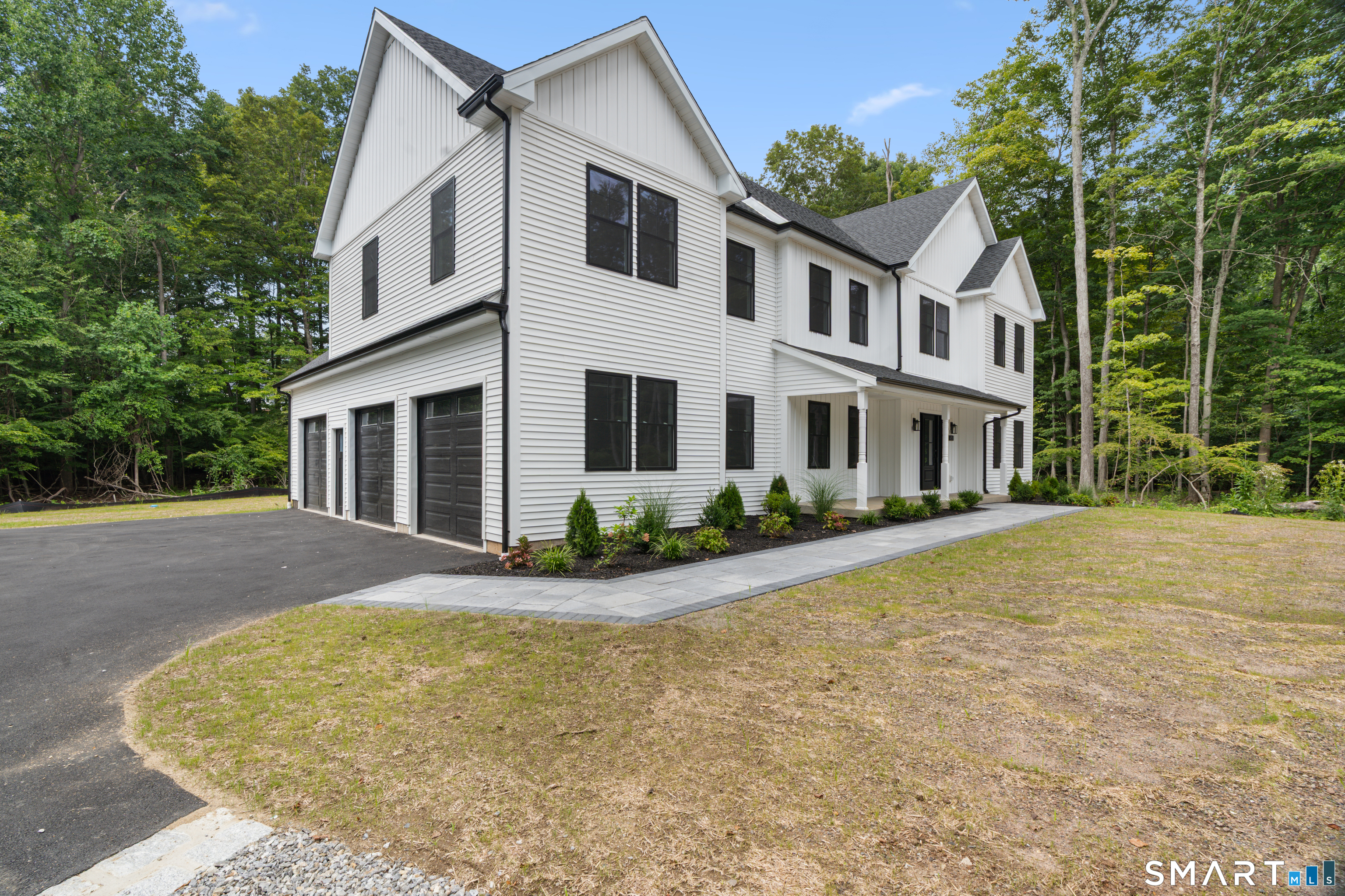 450 Bluff View Drive Property Photo 2