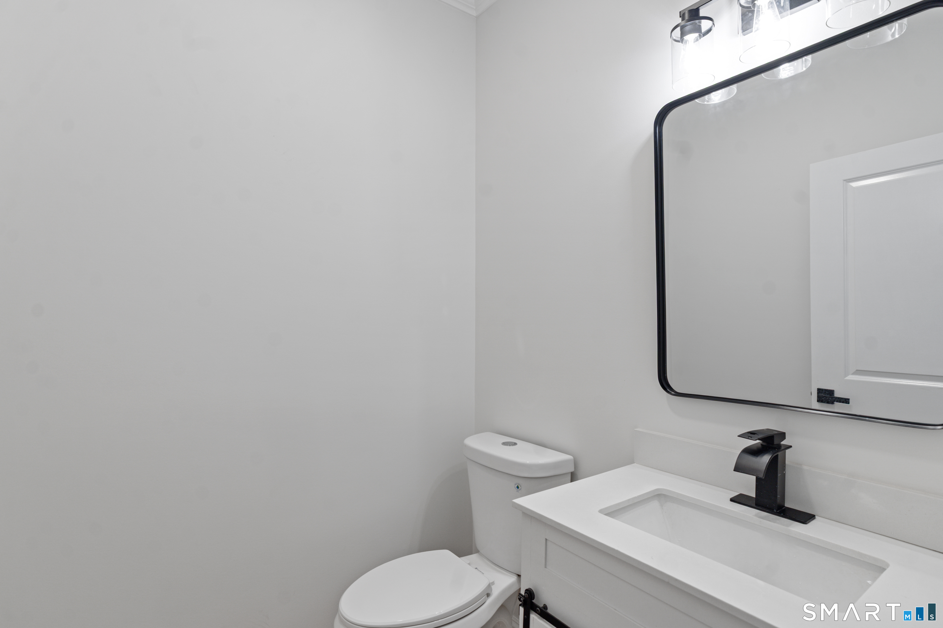 450 Bluff View Drive Property Photo 19