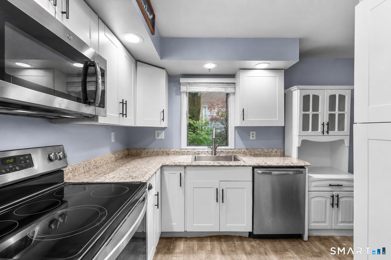 160 Sanford Street Property Photo 8