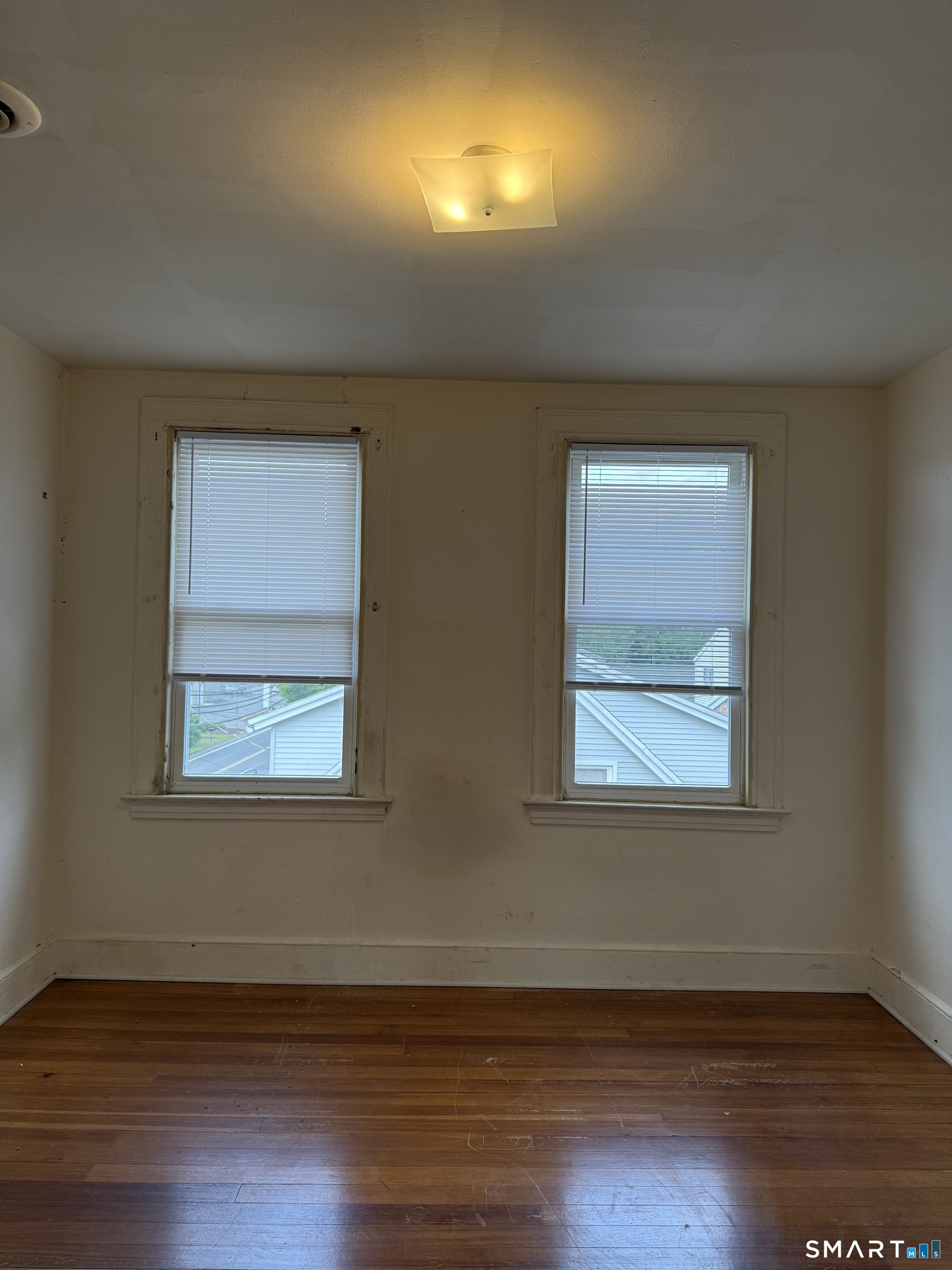 31 Lucy 3 Street Property Photo 3