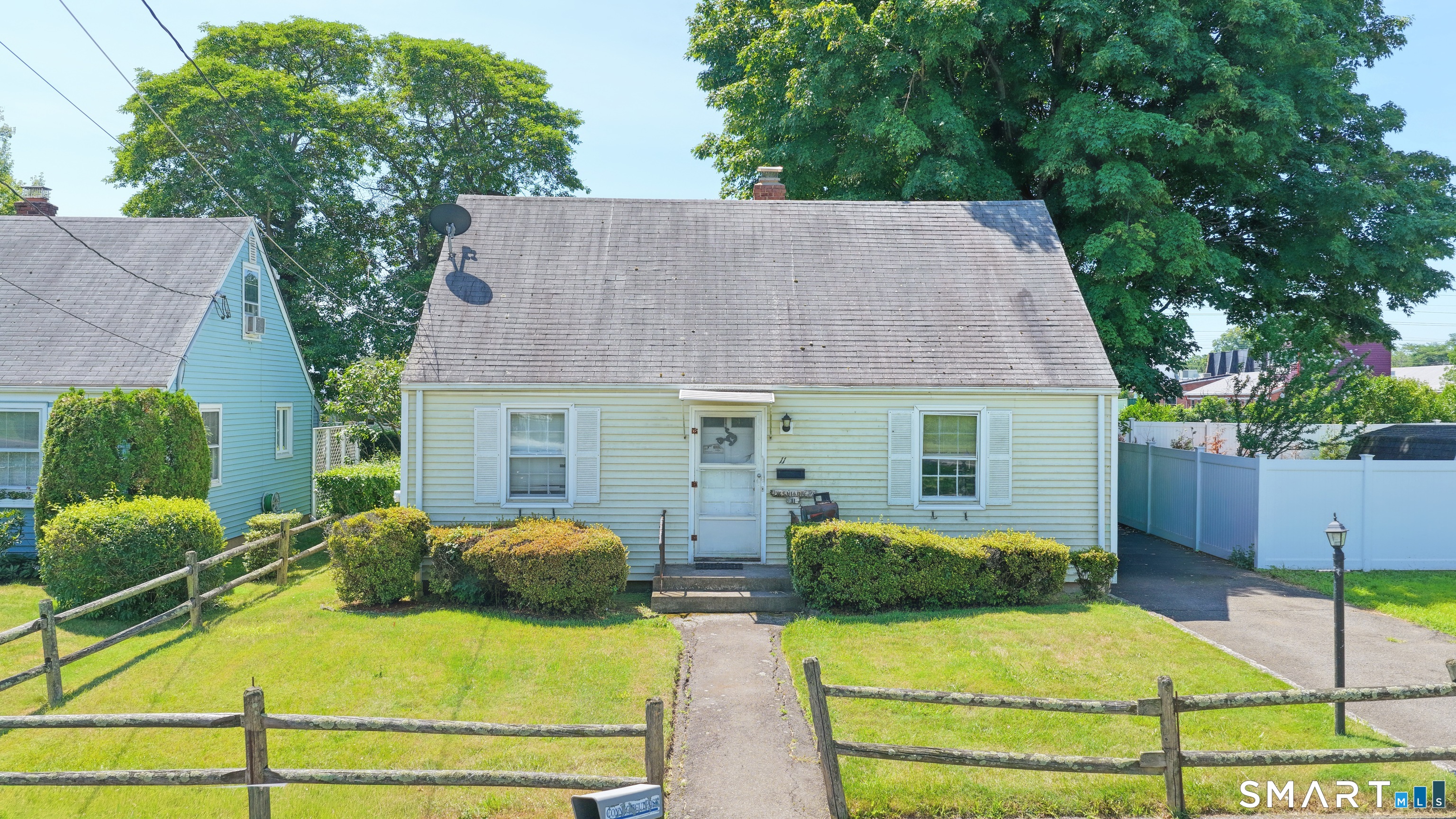 11 Redfield Road Property Photo 1