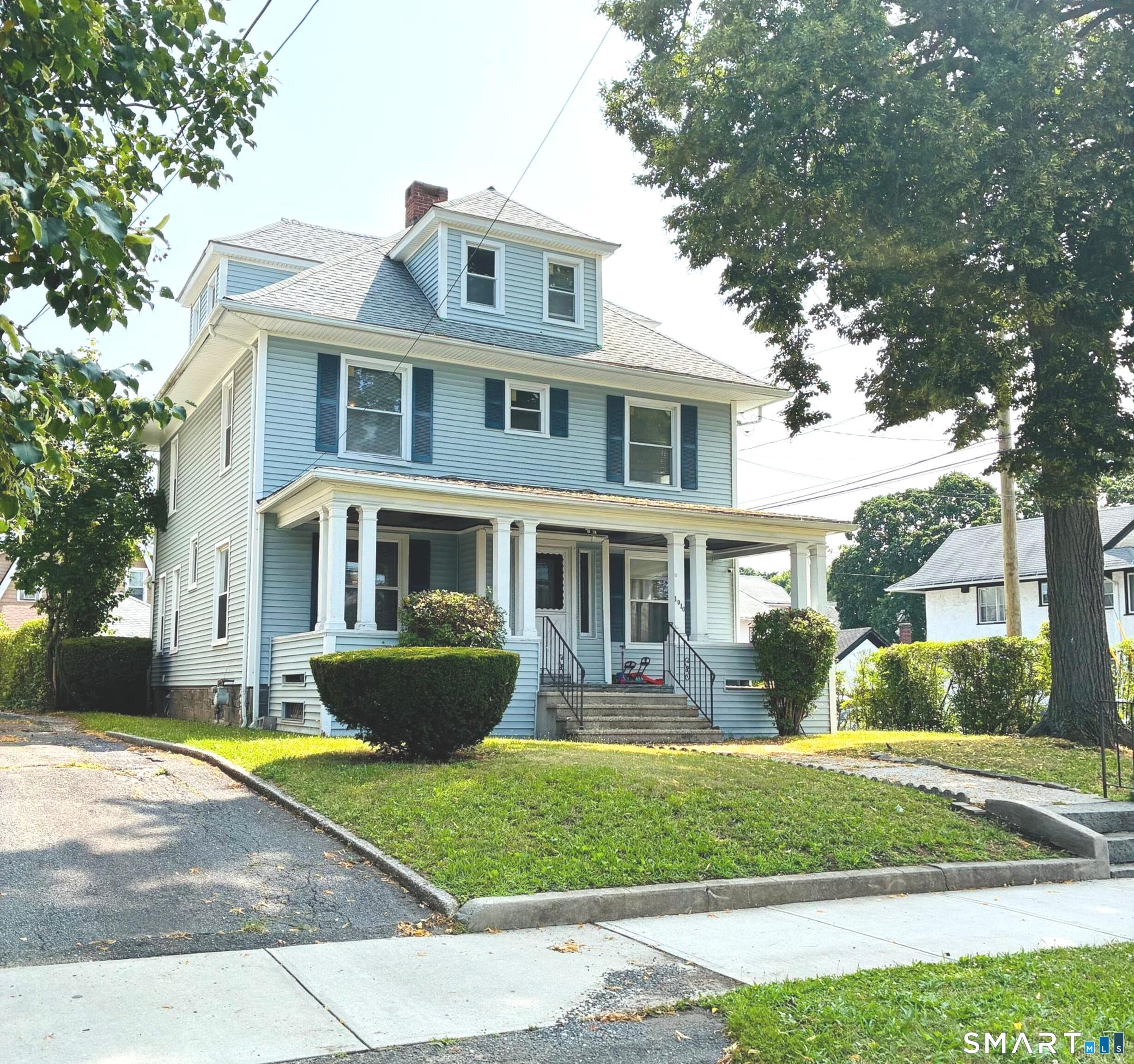 1910 Park Avenue Property Photo 1