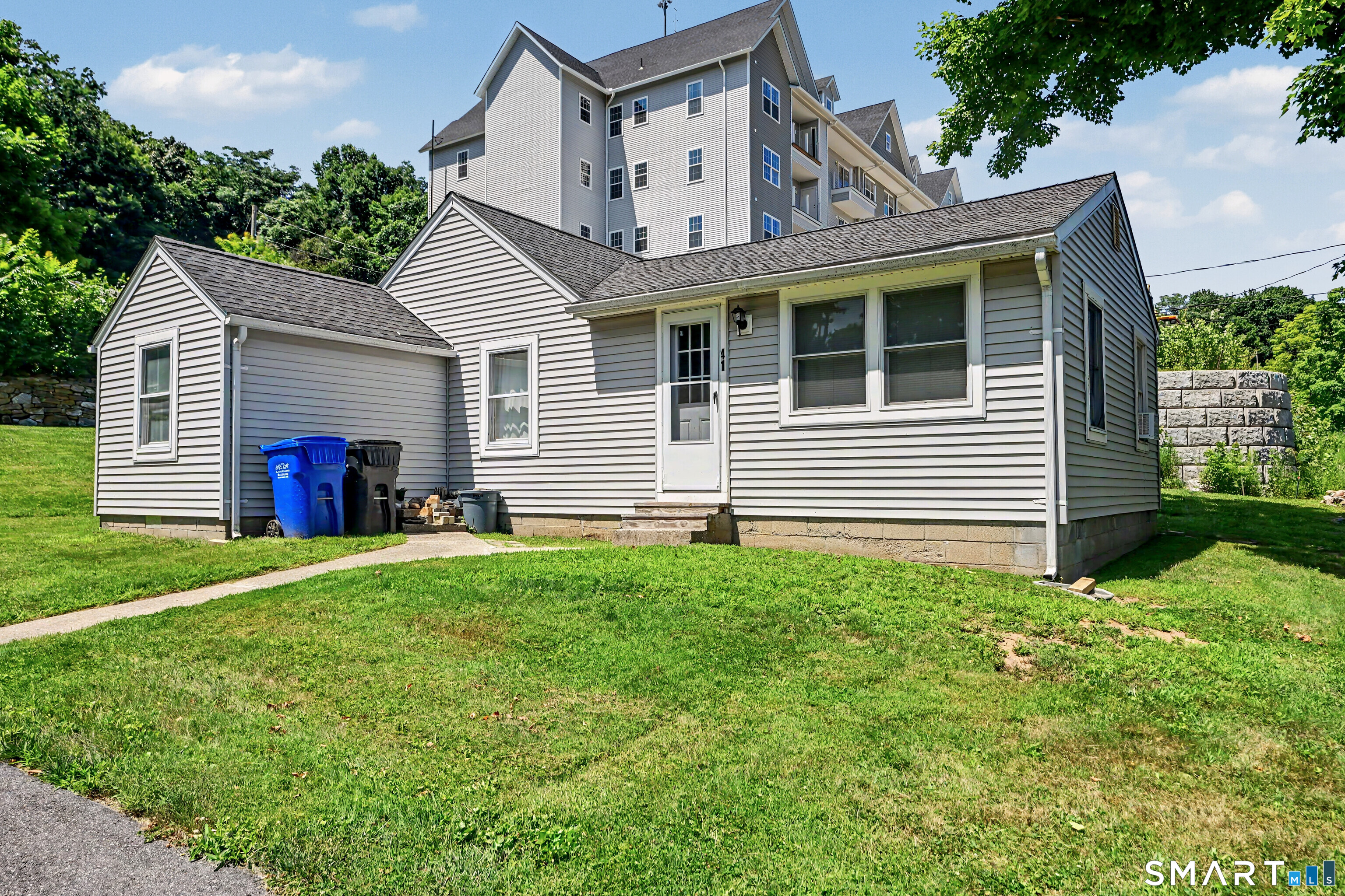 41 Poplar Street Property Photo 1