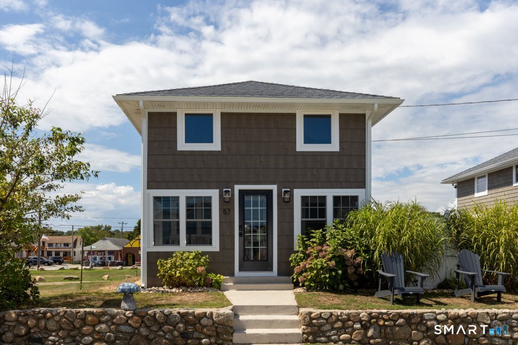 57 Swan Avenue Property Photo 1
