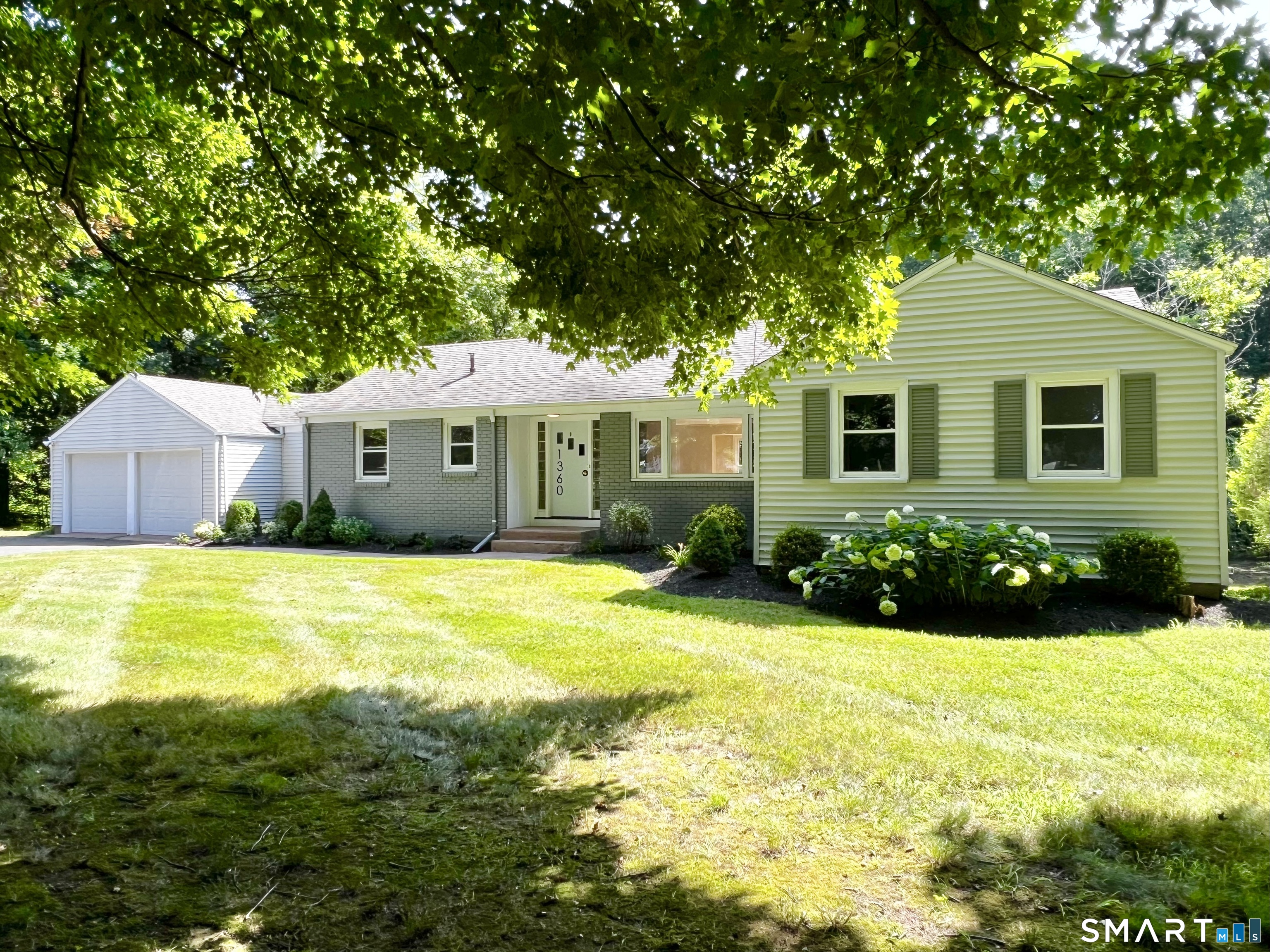 1360 Main Street Property Photo 1