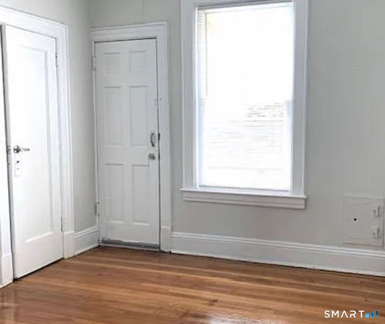 1589 Fairfield F5 Avenue Property Photo 2