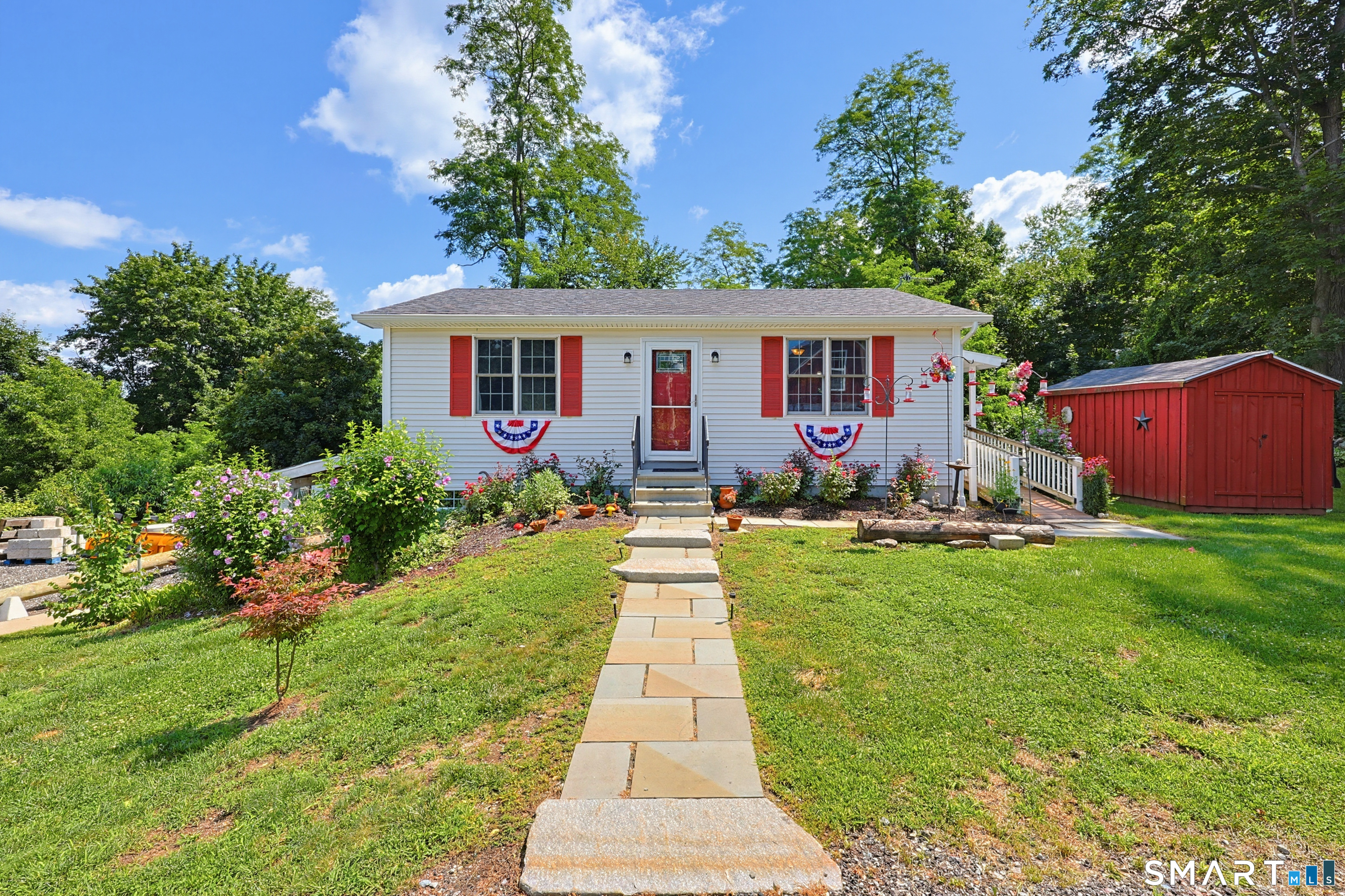 685 Route 32 Property Photo 1