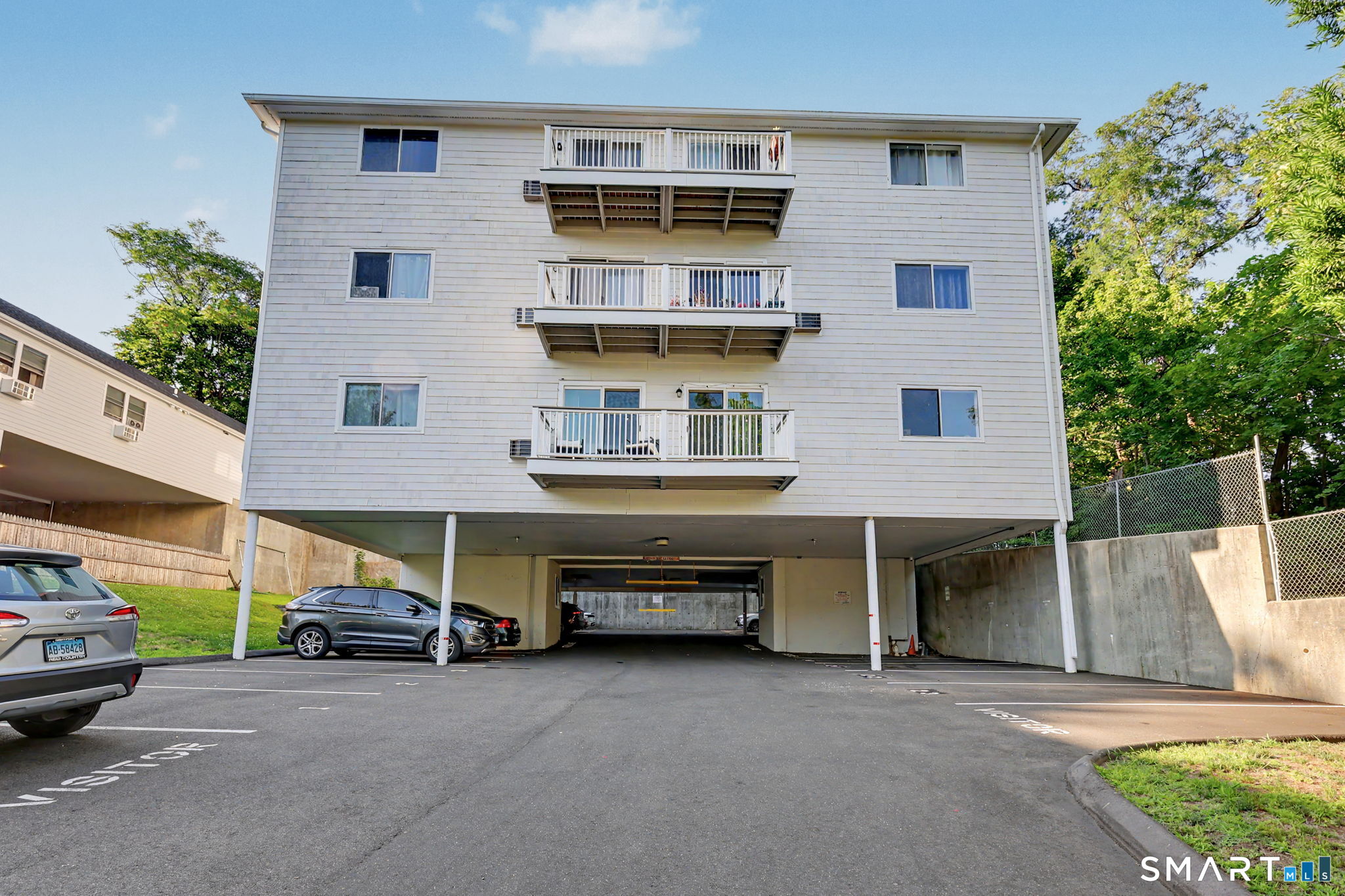 7 Hamilton 43 Avenue Property Photo 1