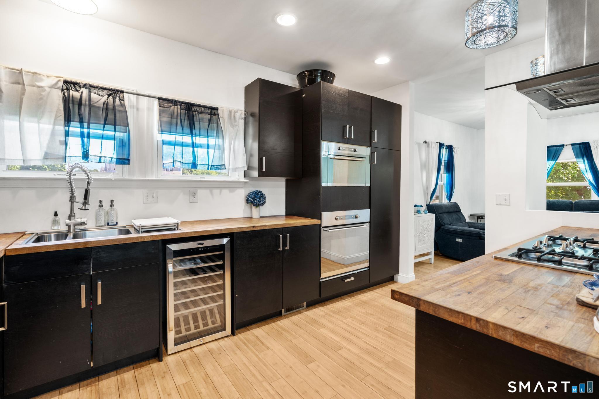 10 Addison Street Property Photo 12