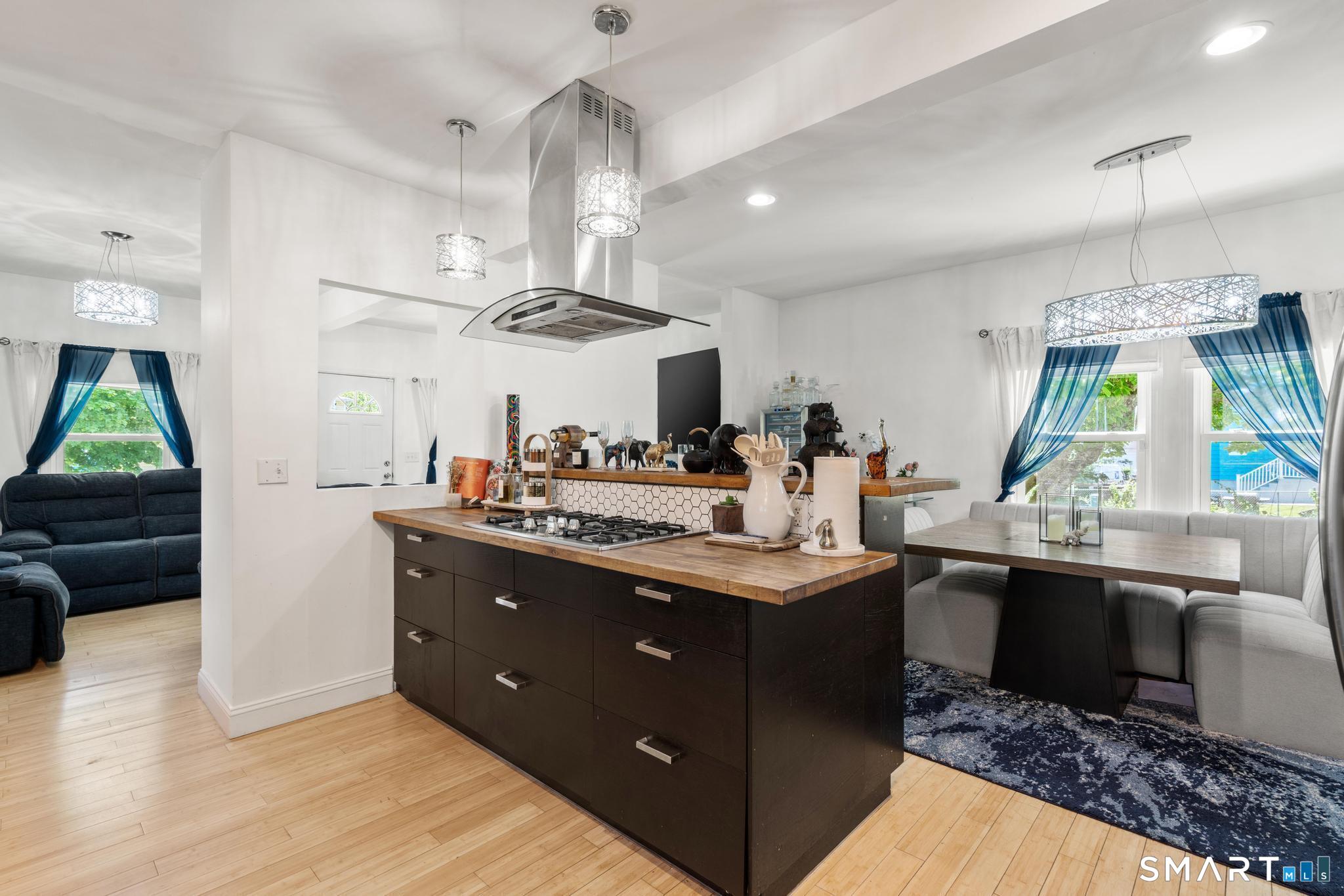 10 Addison Street Property Photo 14