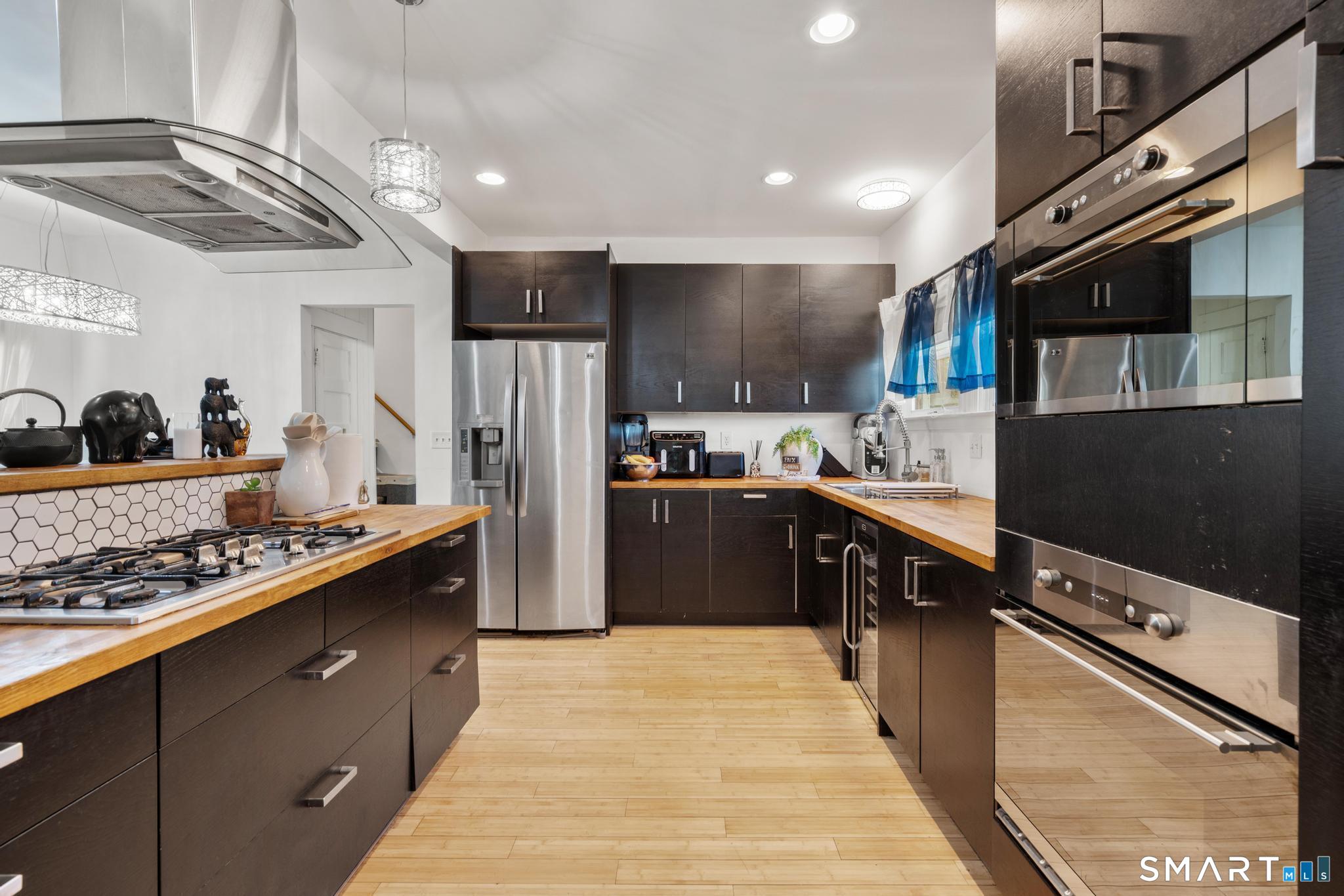 10 Addison Street Property Photo 16