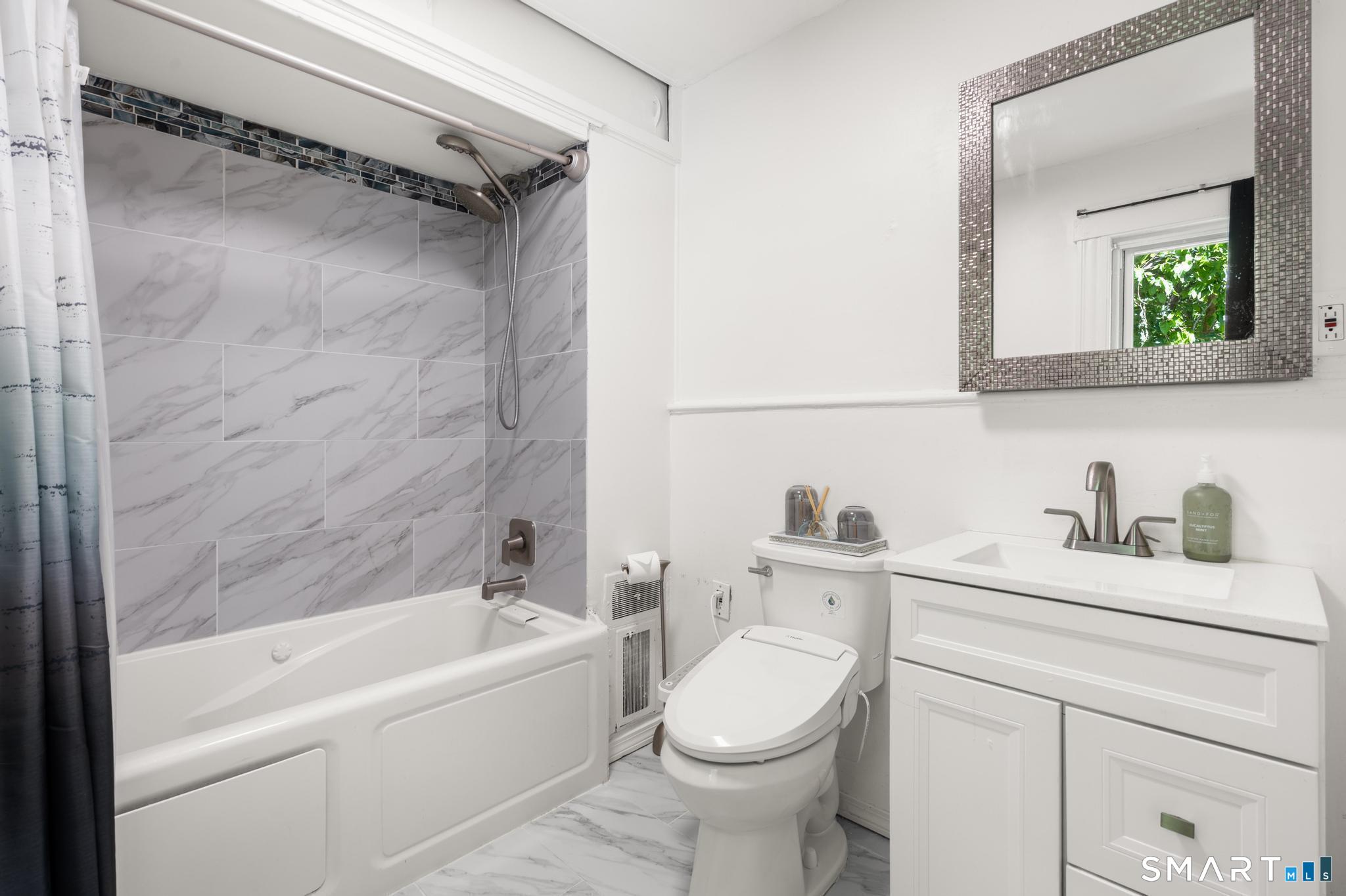 10 Addison Street Property Photo 19