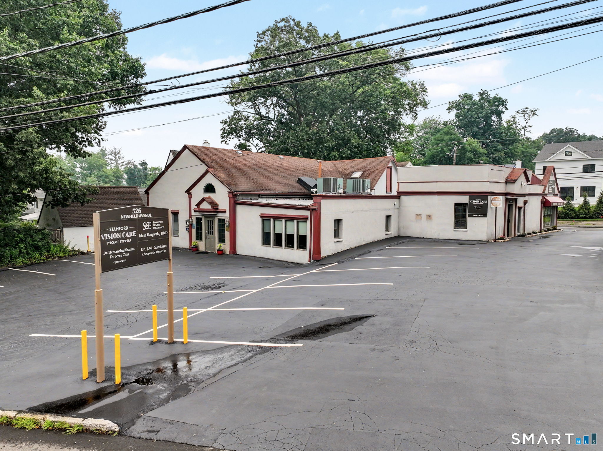 526 Newfield Avenue Property Photo 2