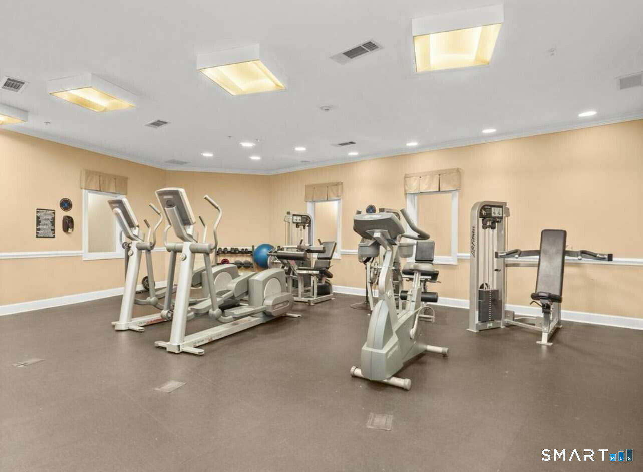 35 Broad West 325 Street Property Photo 9