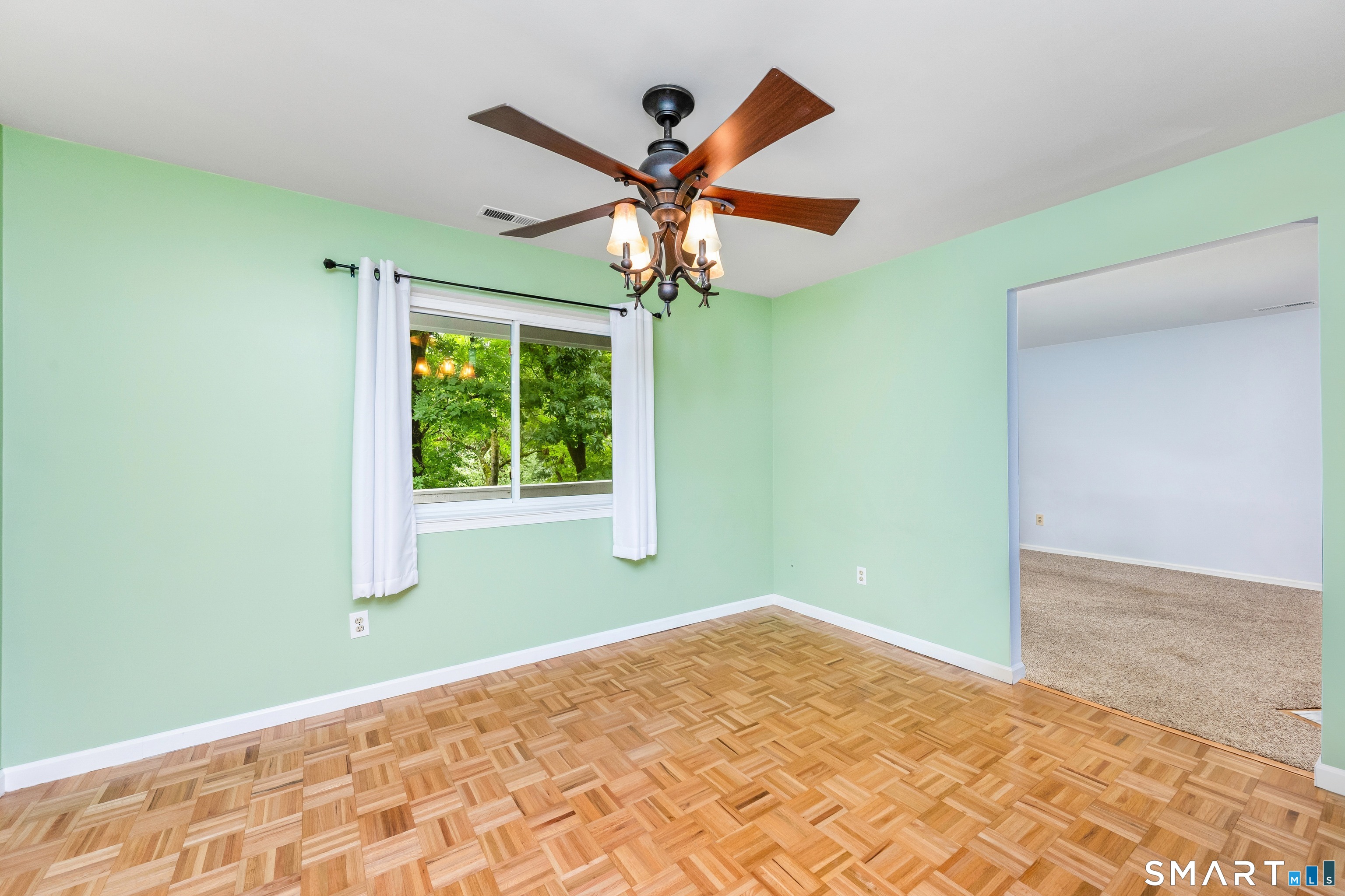 215 Windgate E Circle Property Photo 19