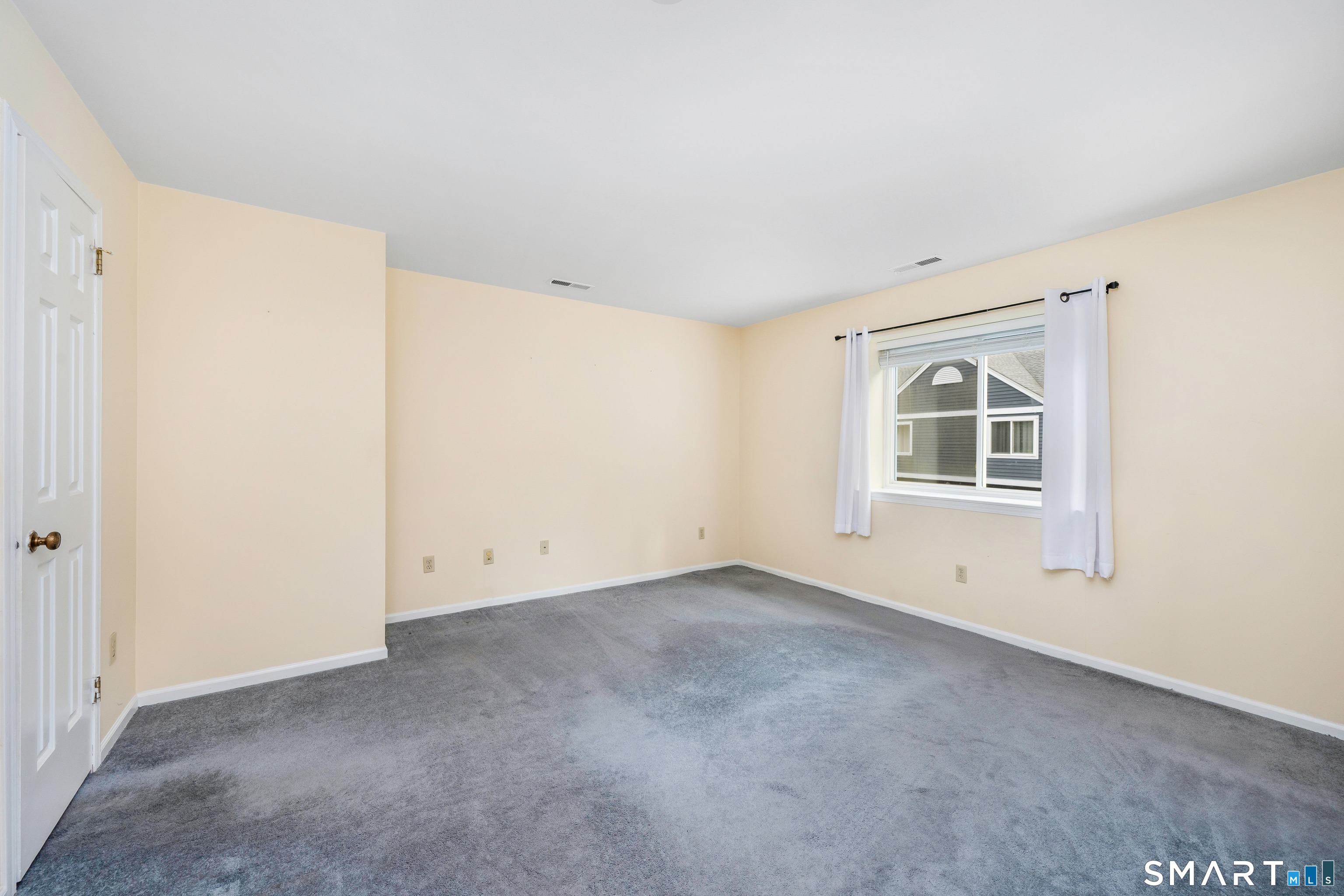215 Windgate E Circle Property Photo 27