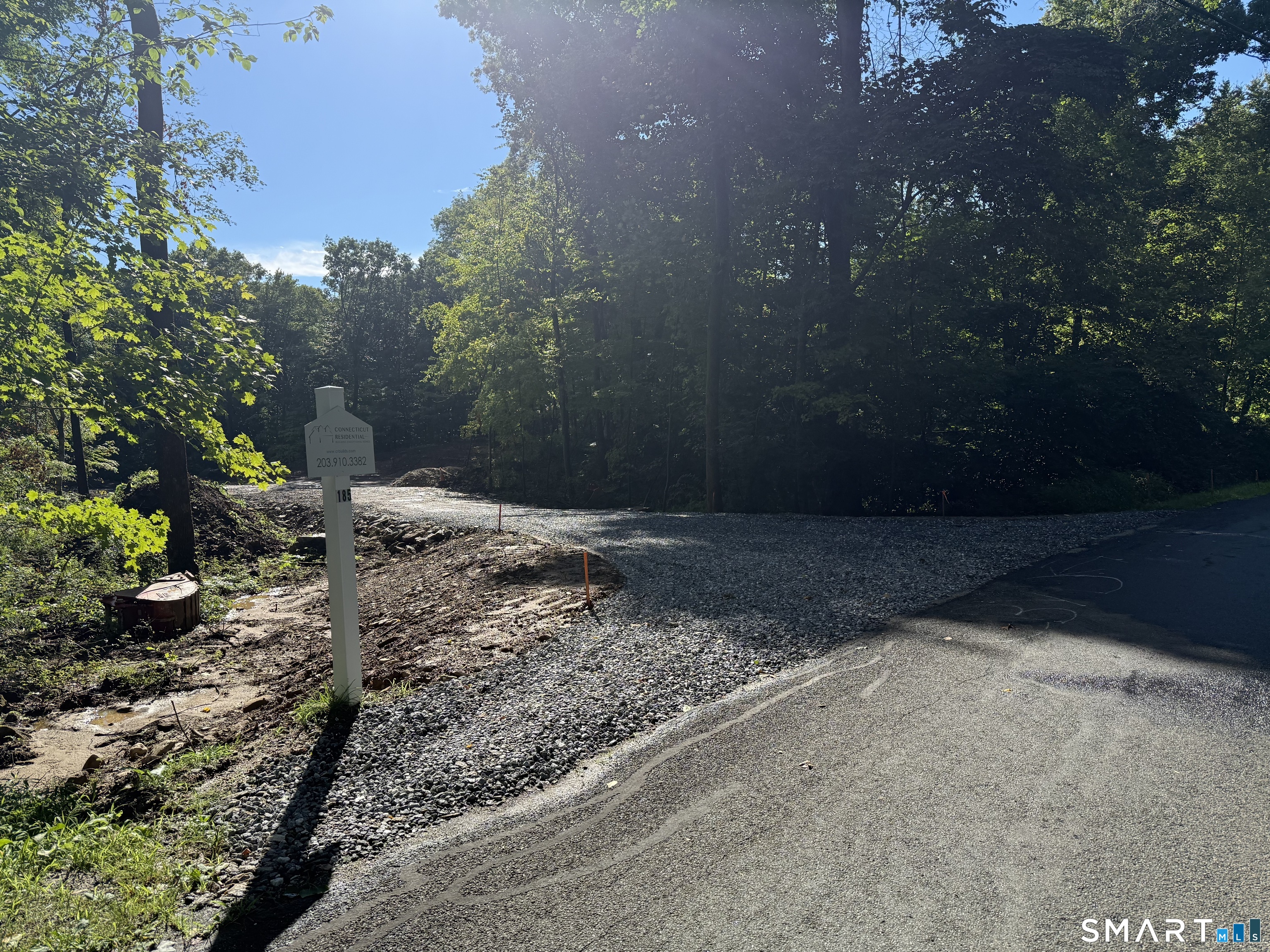 185 Old Woodbury Road Property Photo 5