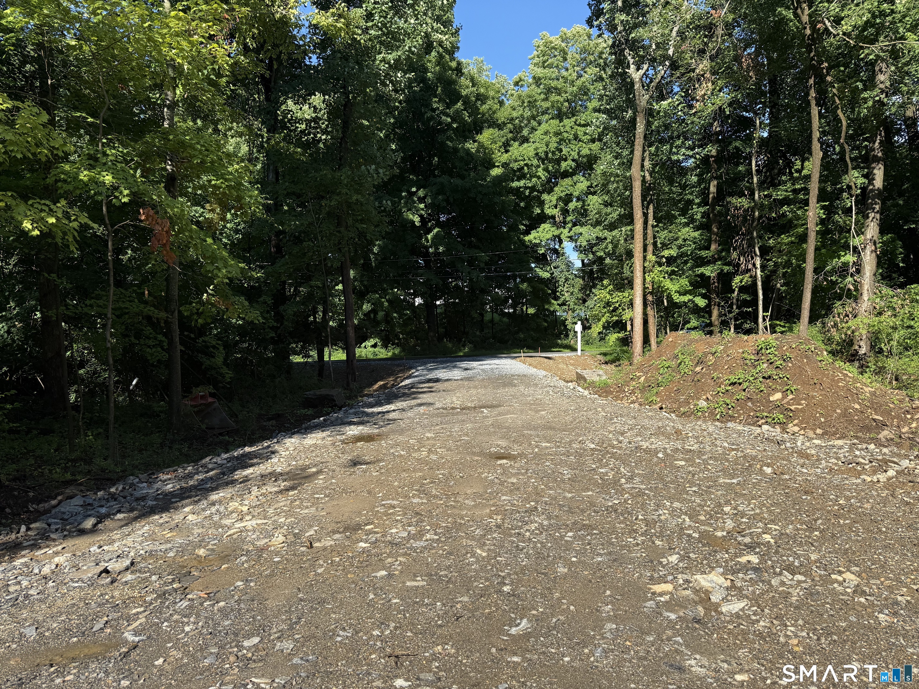 185 Old Woodbury Road Property Photo 10