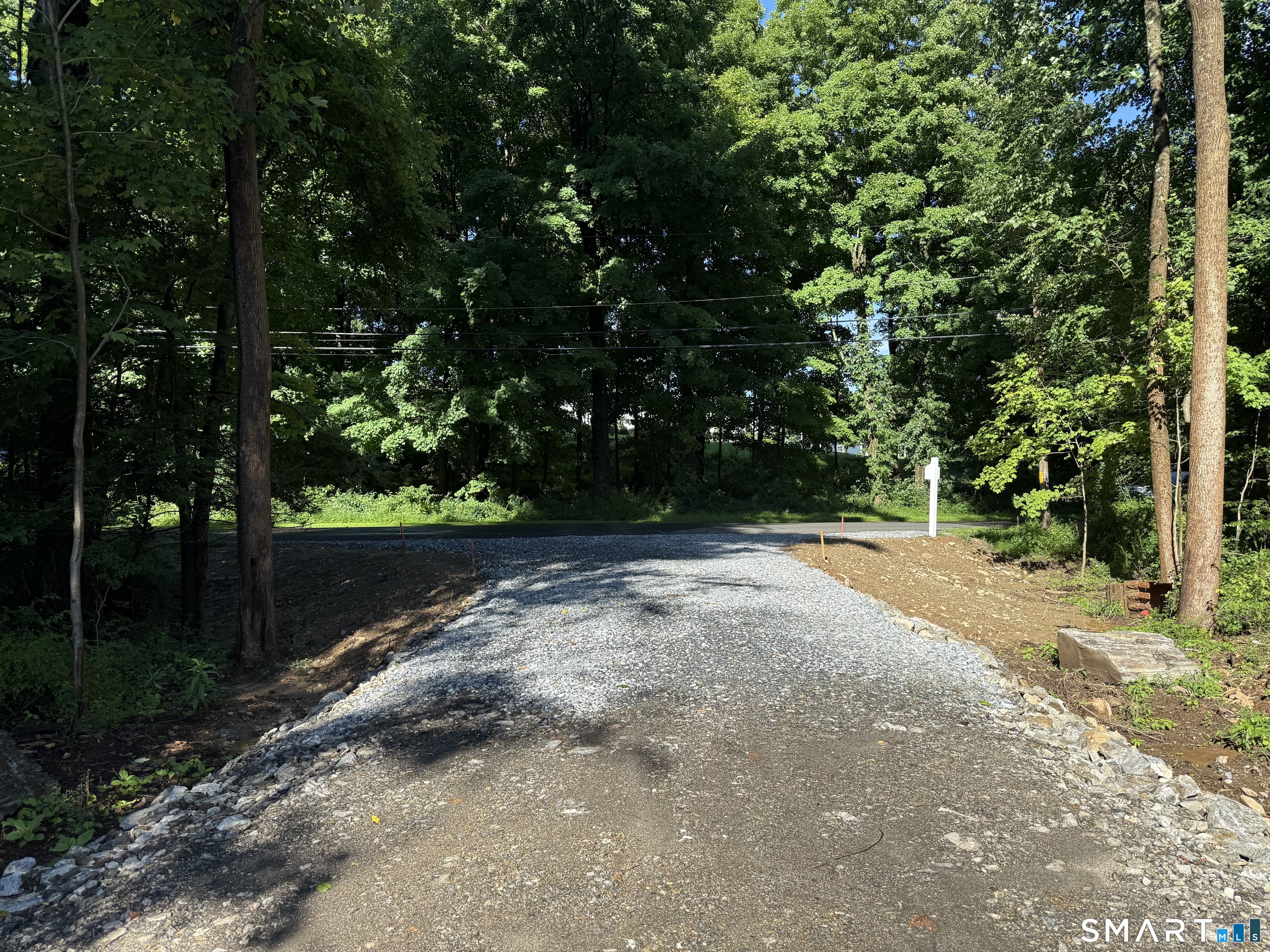 185 Old Woodbury Road Property Photo 11