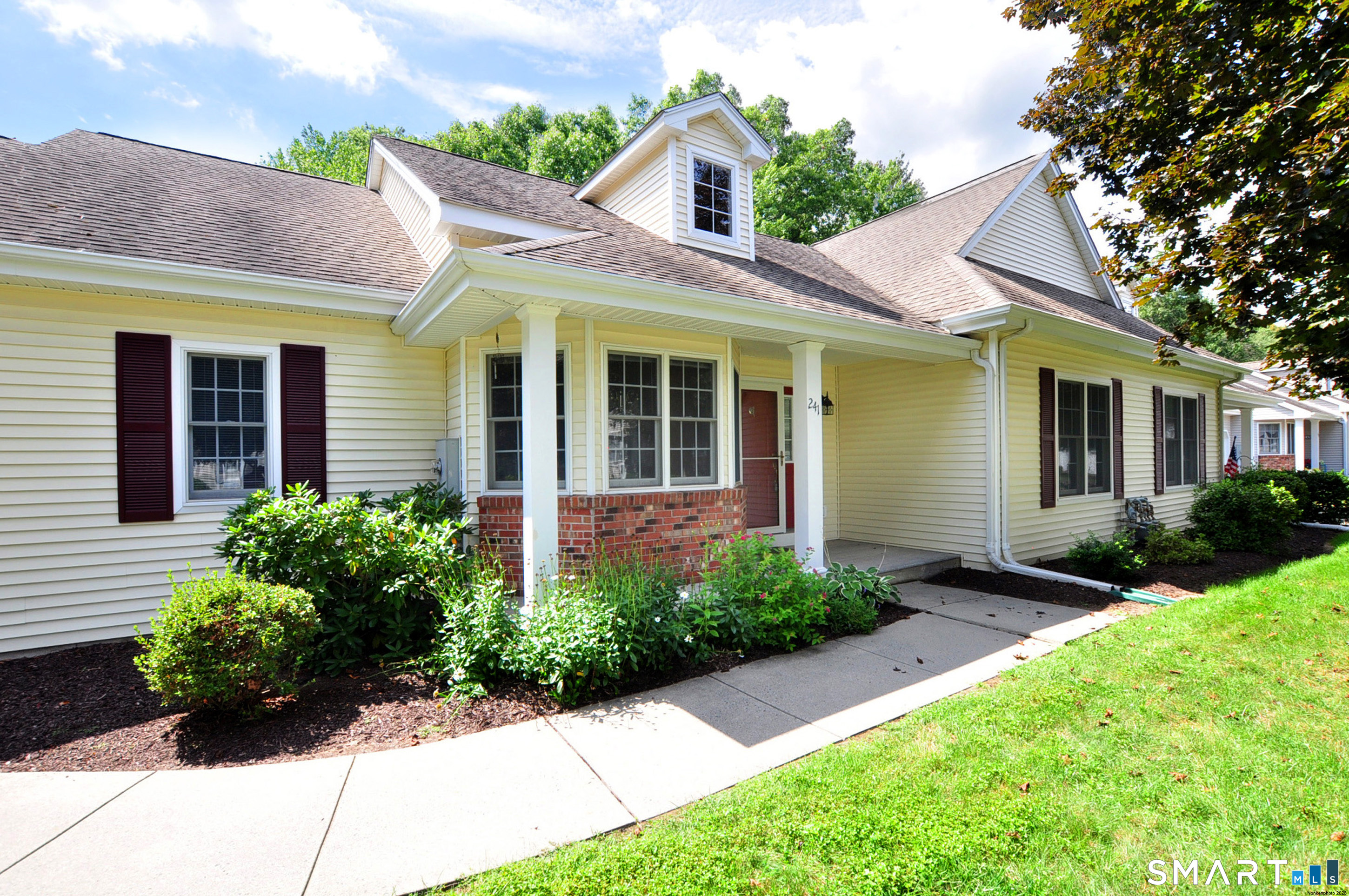 241 Kings 241 Landing Property Photo 1
