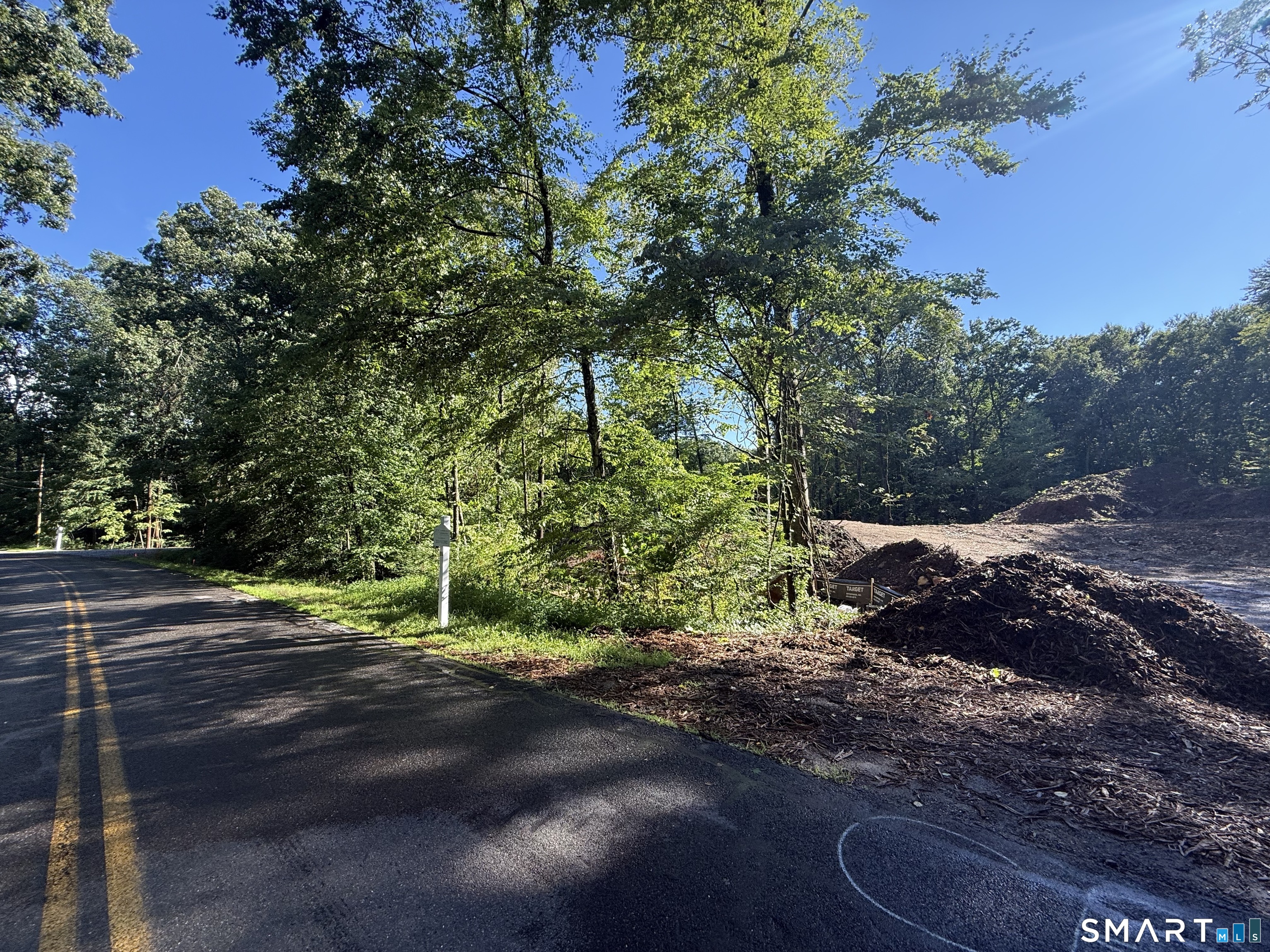 215 Old Woodbury Road Property Photo 9
