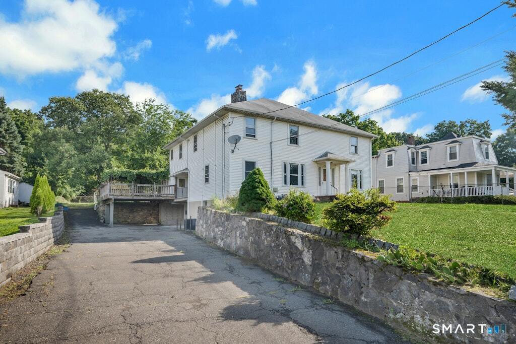 2743 Boston Post Road Property Photo 3