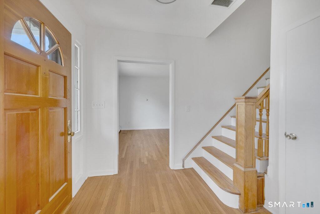 2743 Boston Post Road Property Photo 4