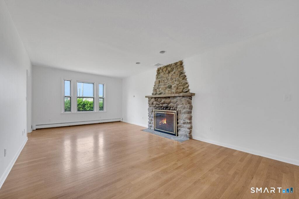 2743 Boston Post Road Property Photo 5