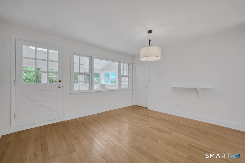 2743 Boston Post Road Property Photo 9
