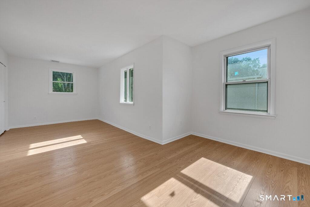 2743 Boston Post Road Property Photo 16