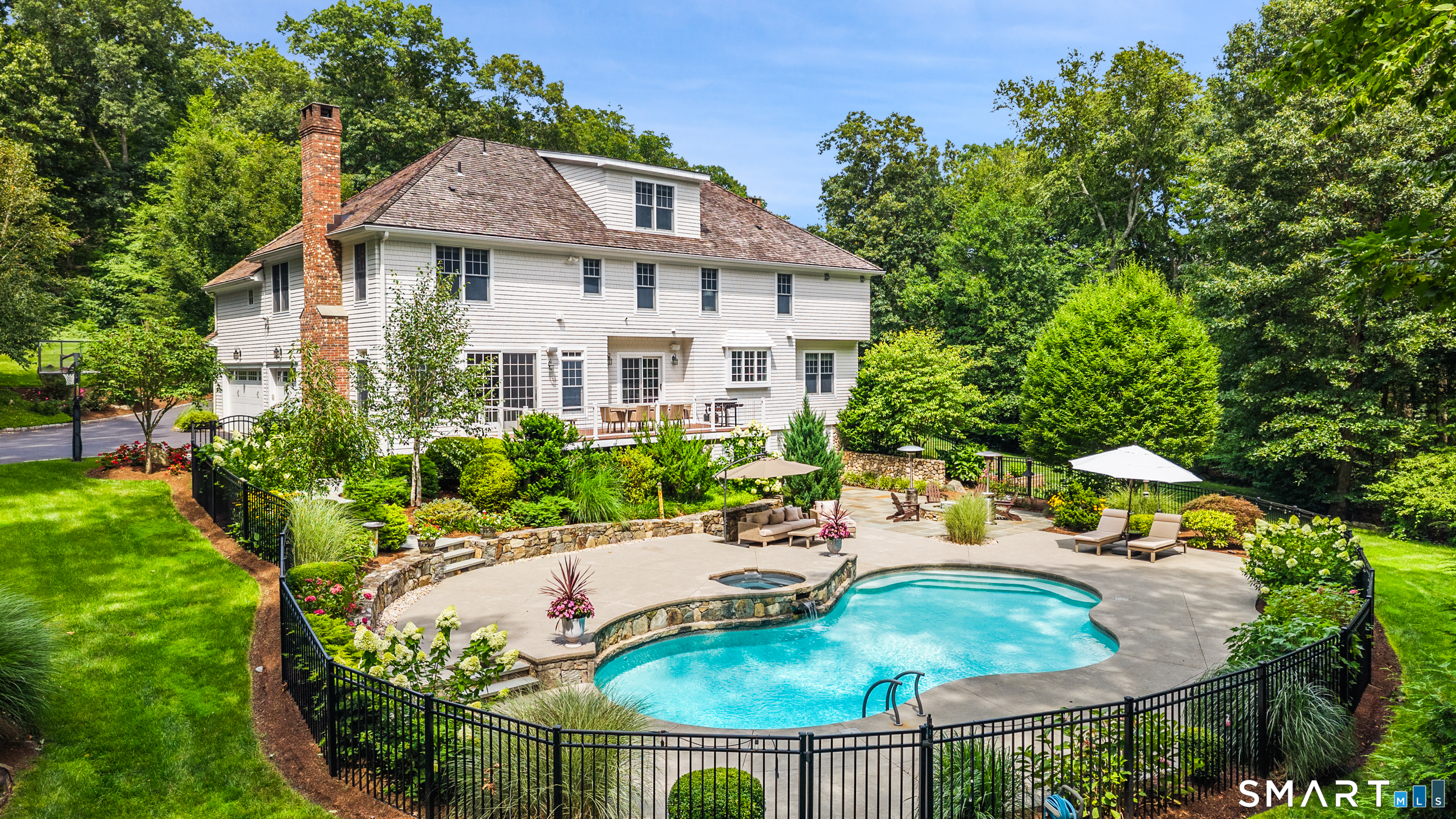 5 Aspetuck Glen Property Photo 1