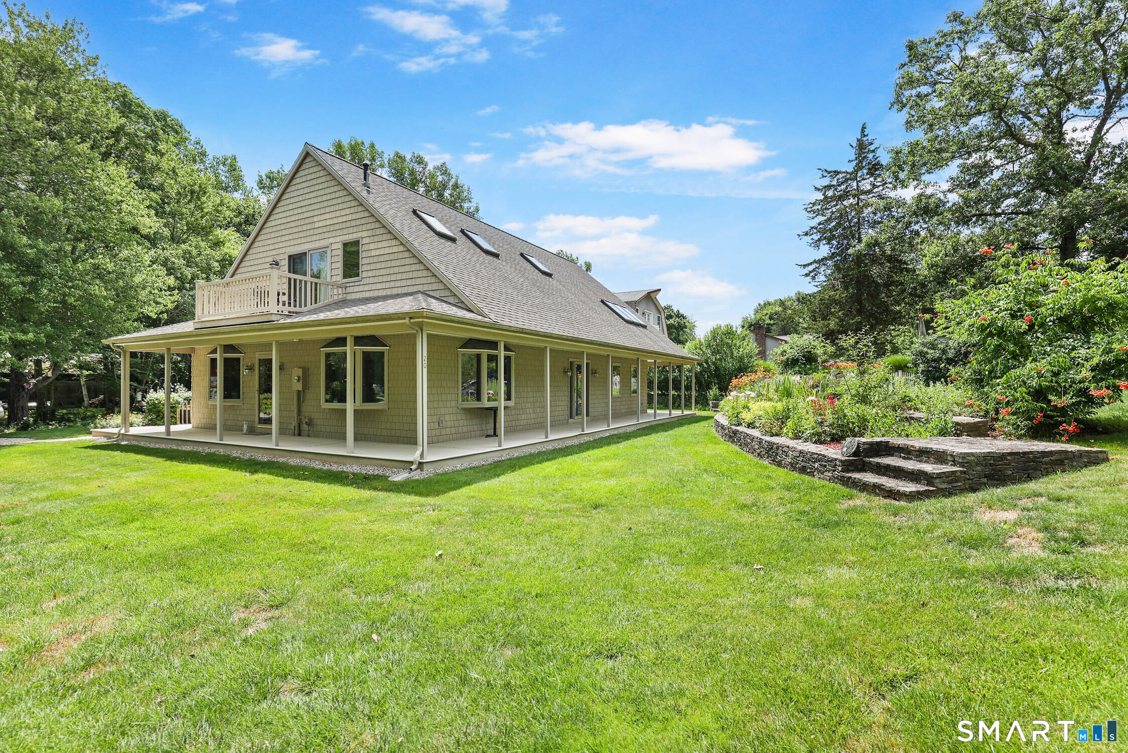 20 Loyola Road Property Photo 1