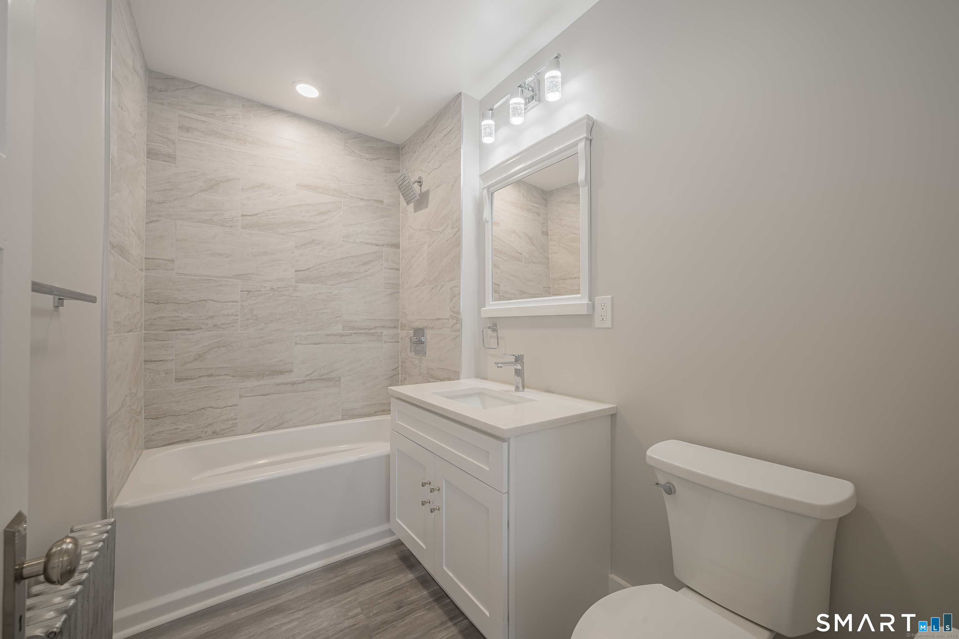 24193569 Property Photo 1