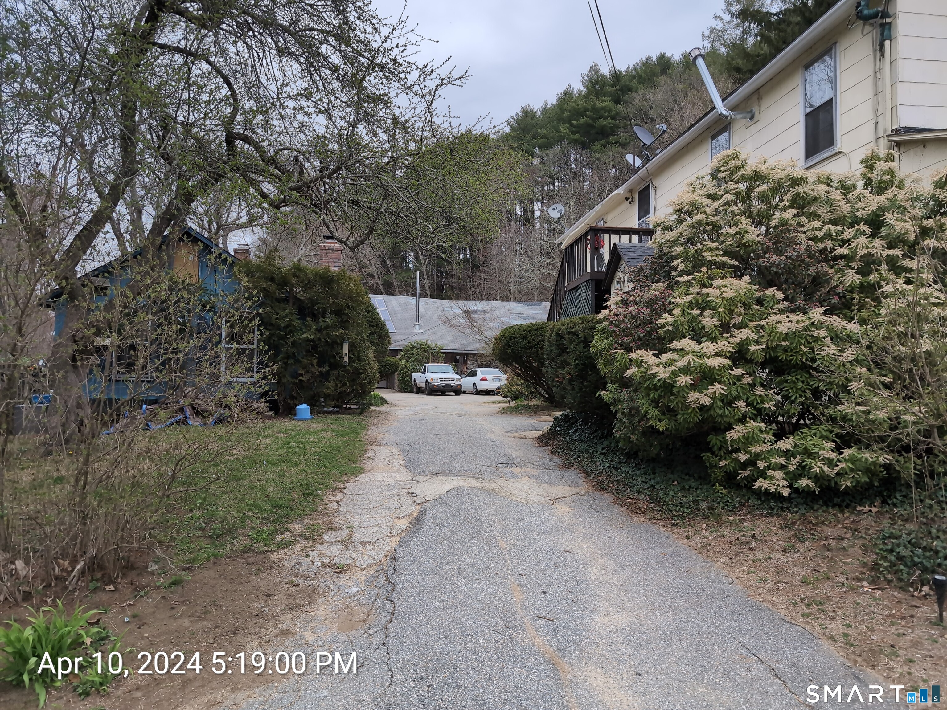 642 Old Hartford Road Property Photo 1