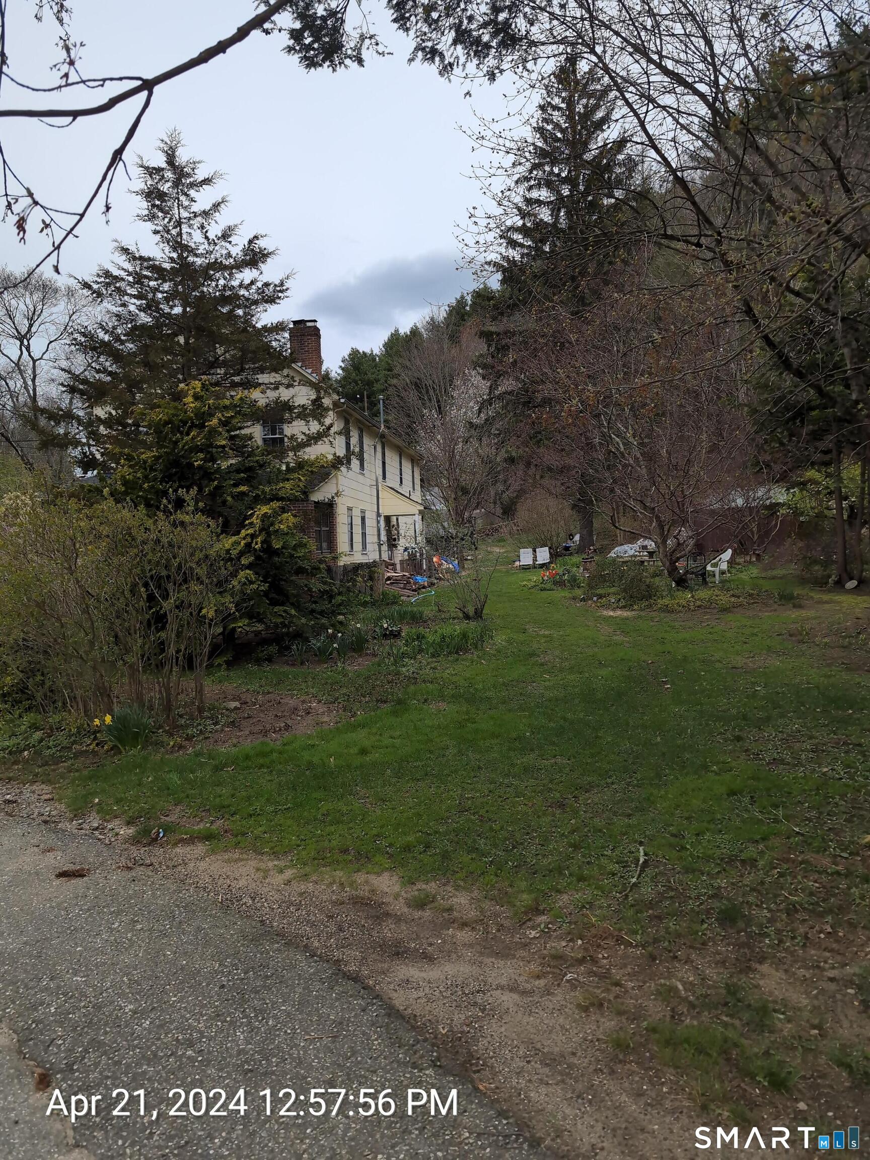642 Old Hartford Road Property Photo 5