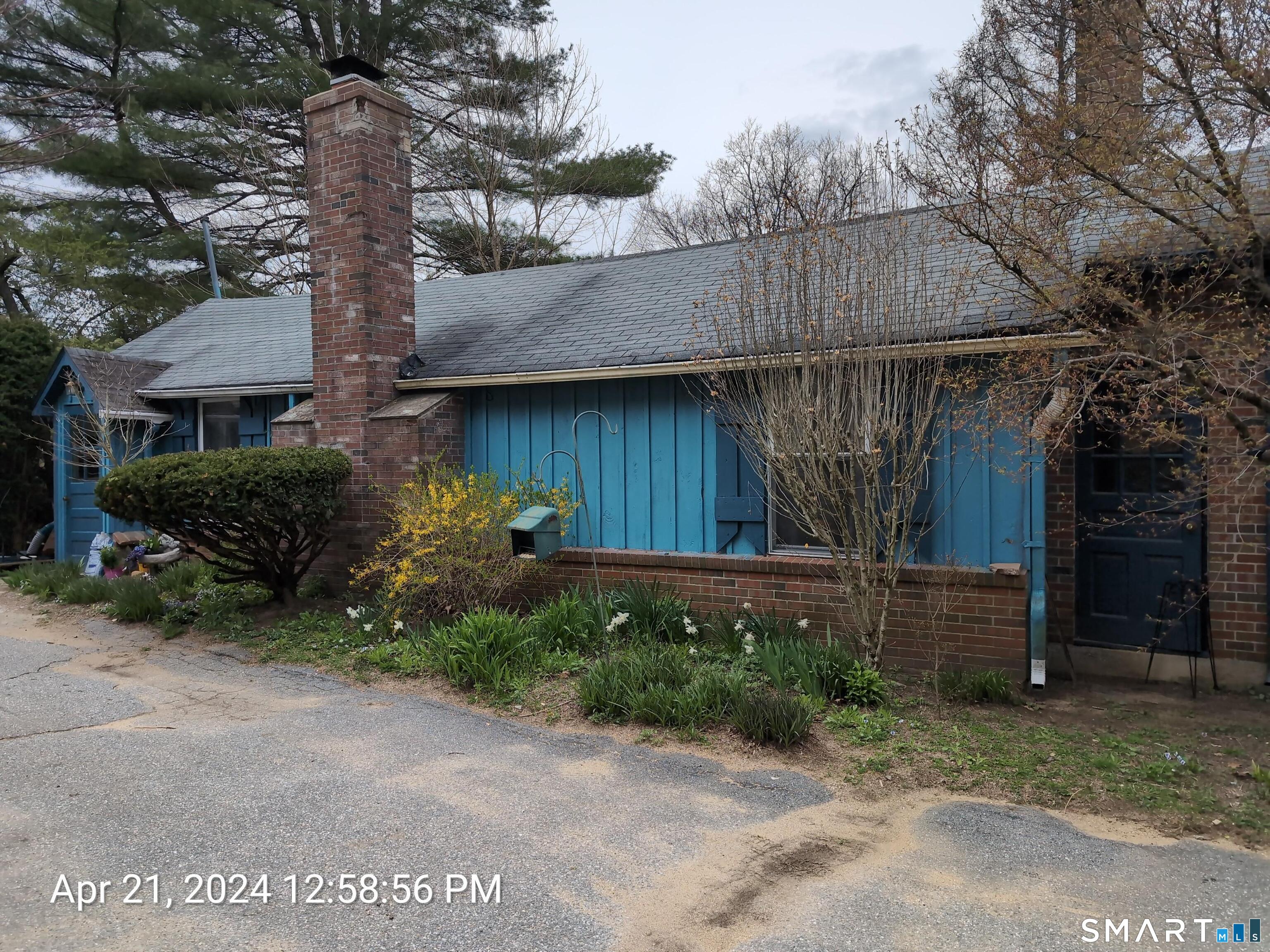 642 Old Hartford Road Property Photo 8