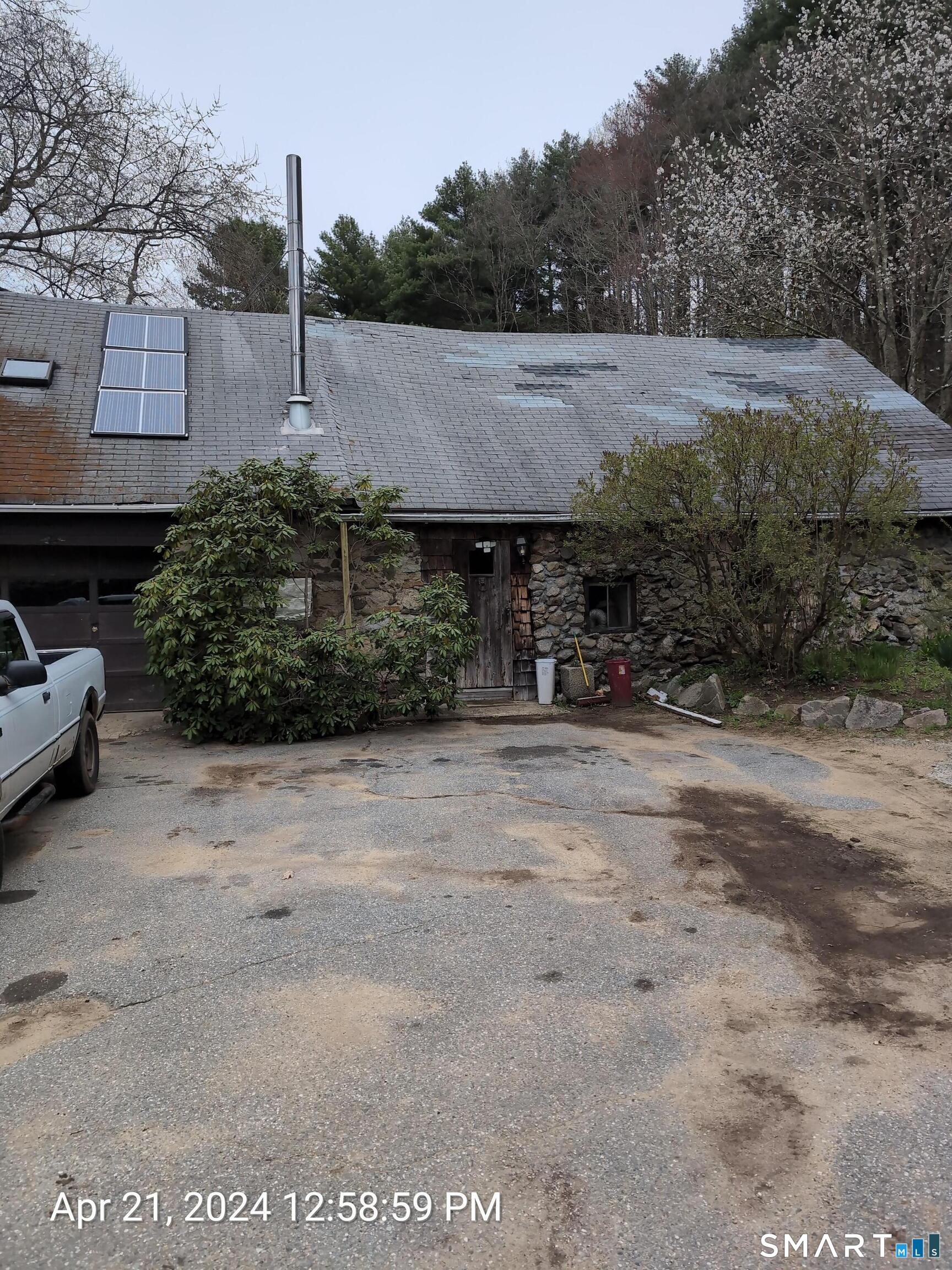 642 Old Hartford Road Property Photo 9