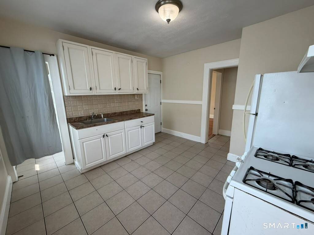 223 Wayne 2nd Fl. Street Property Photo 7