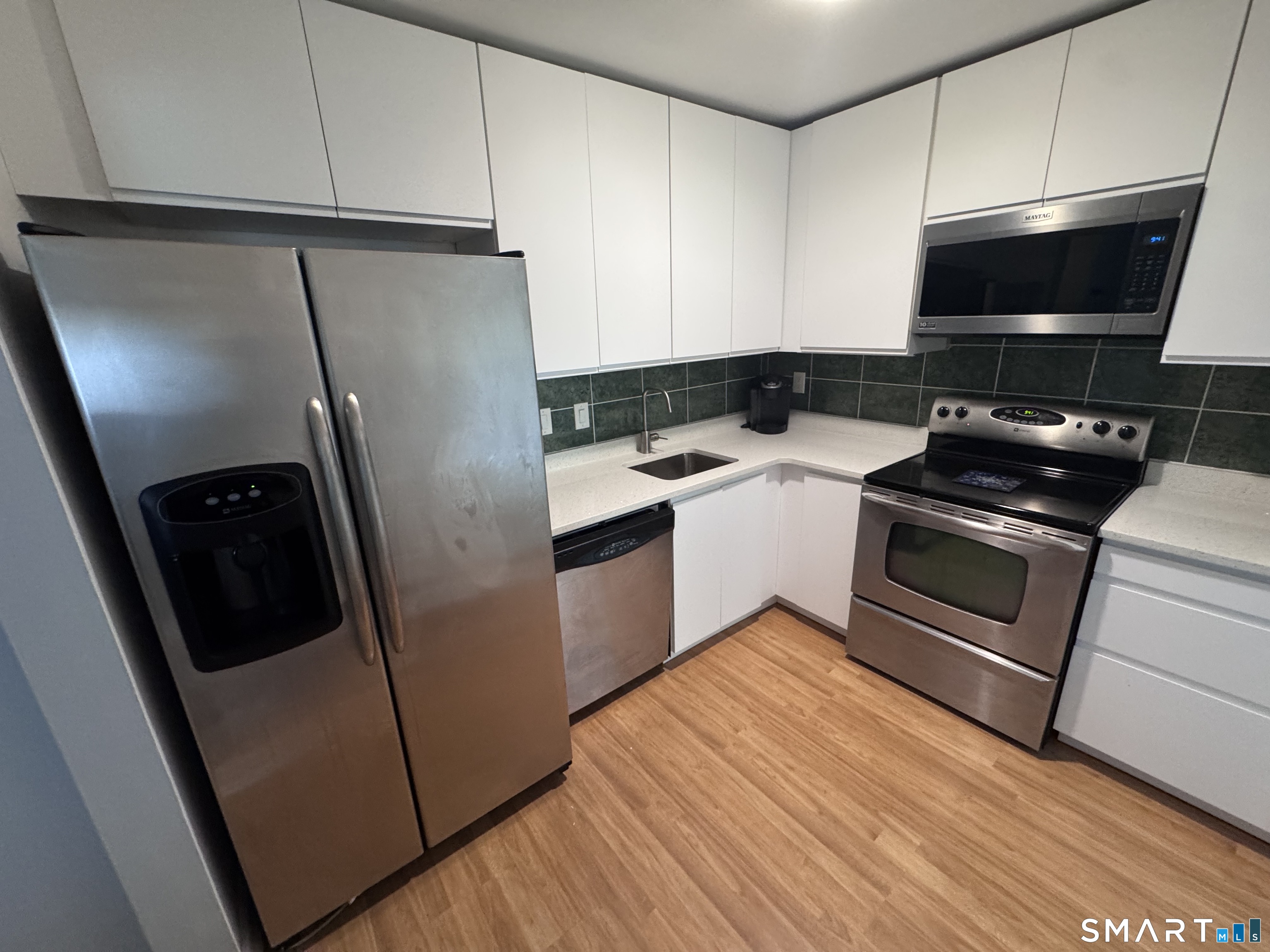 135 Courtland 11 Avenue Property Photo 2