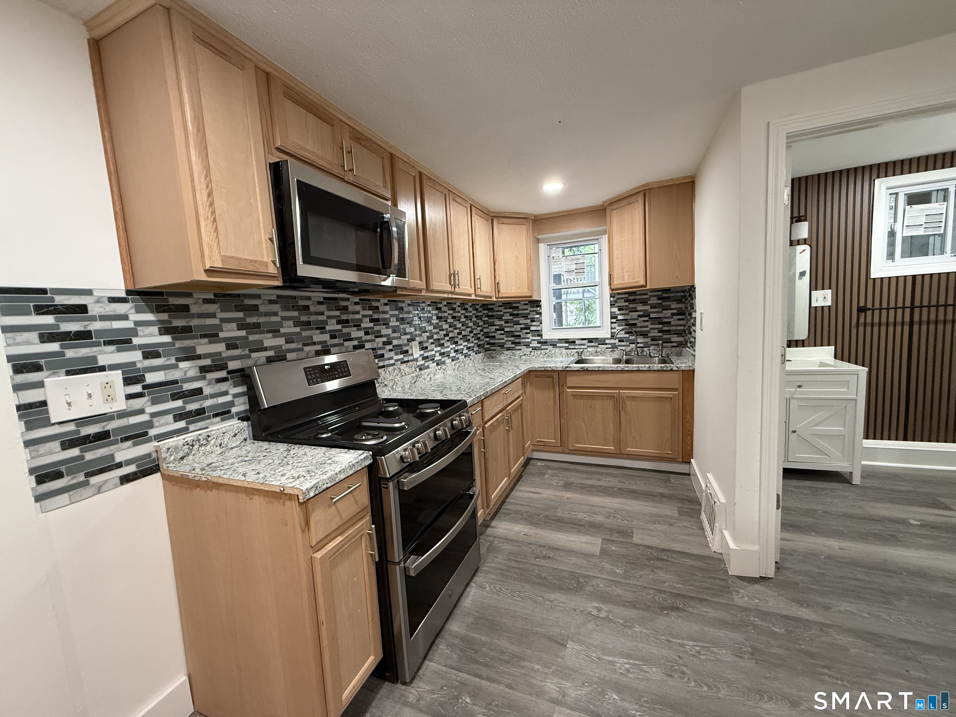 171 Pearl 1st Floor Street Property Photo 2