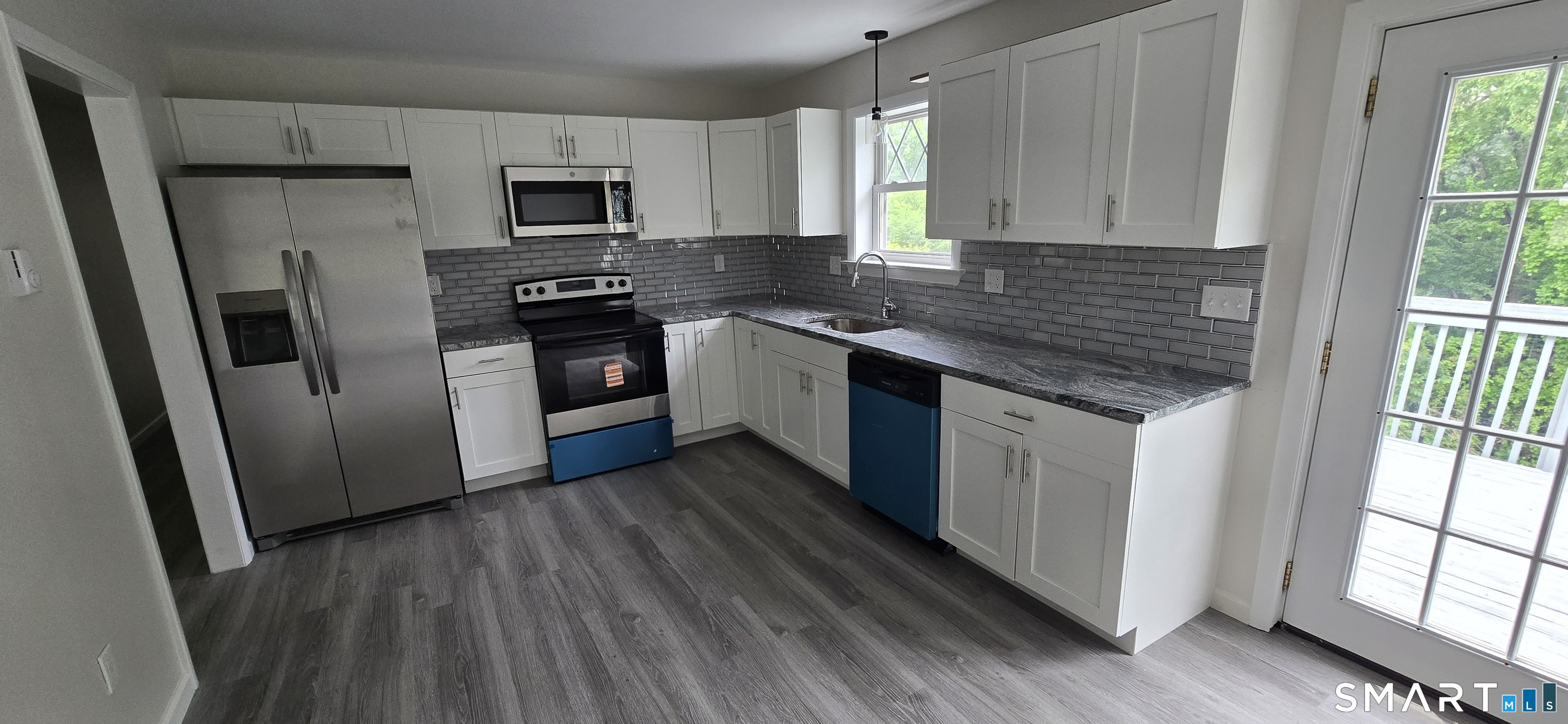 189 Fieldwood Road Property Photo 4