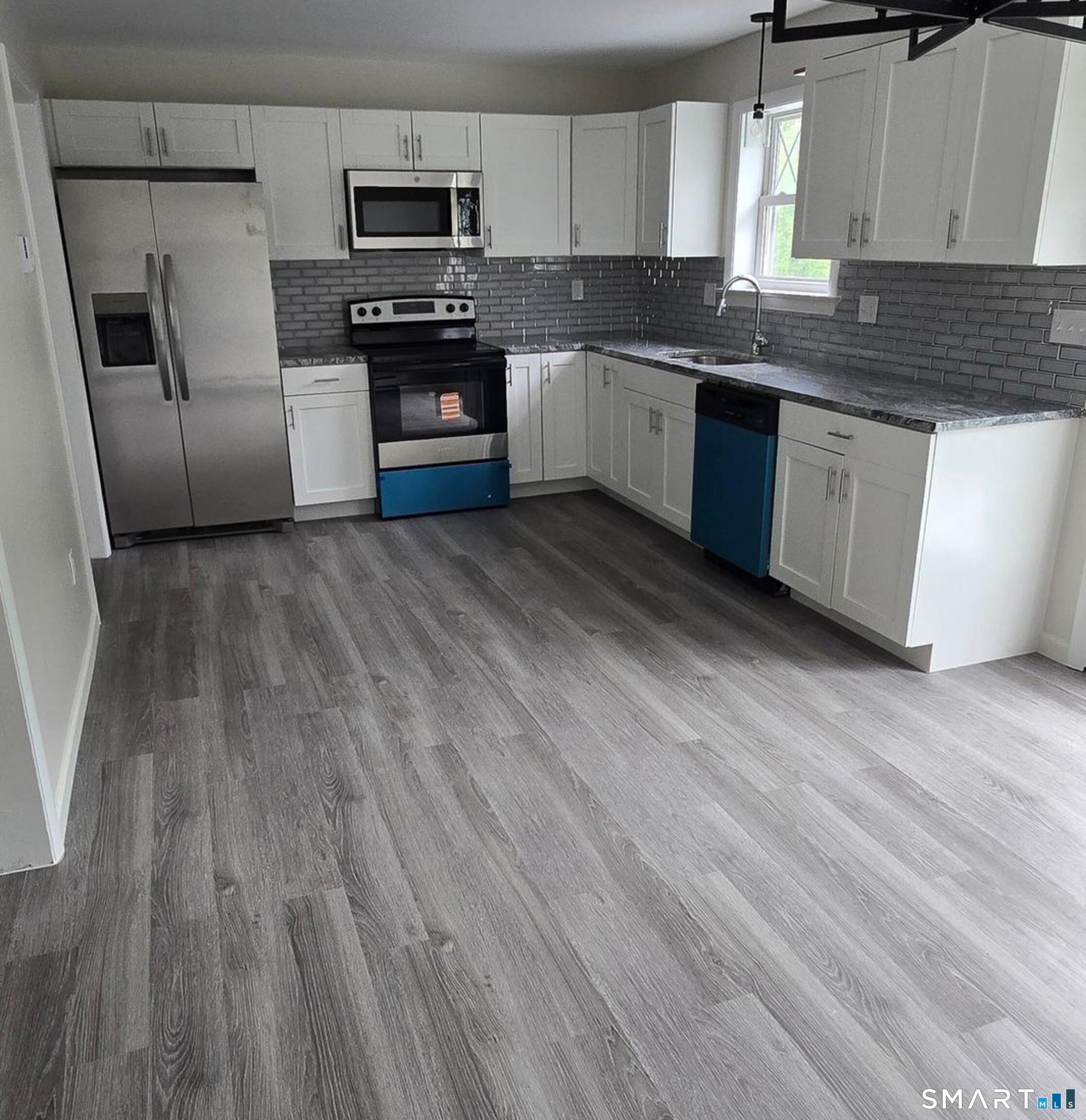 189 Fieldwood Road Property Photo 5