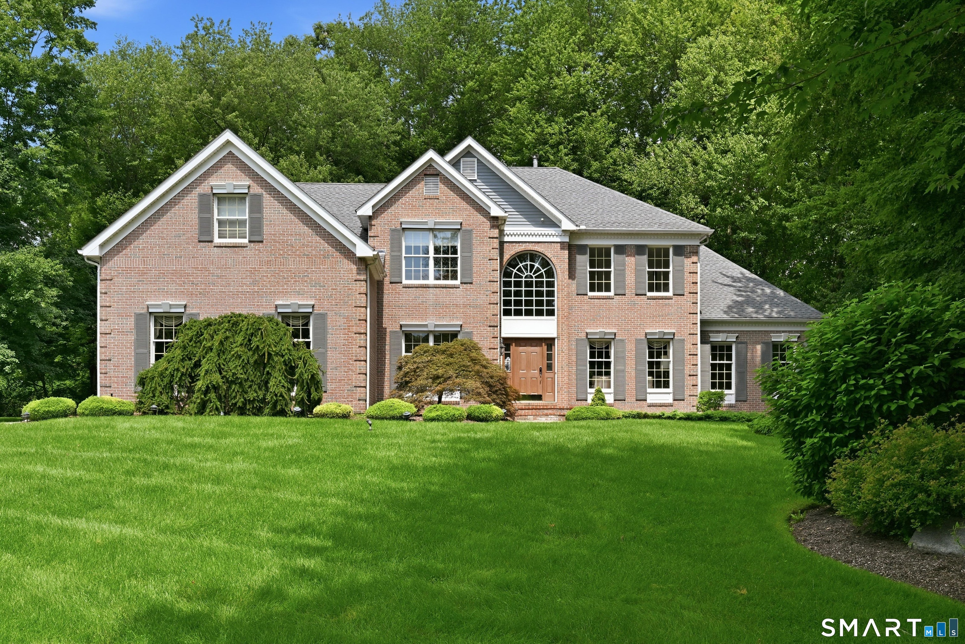 4 Whitewood Road Property Photo 1