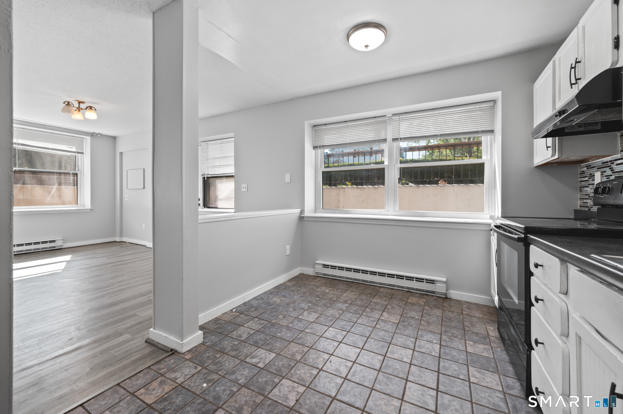 201 College 20 Street Property Photo 6