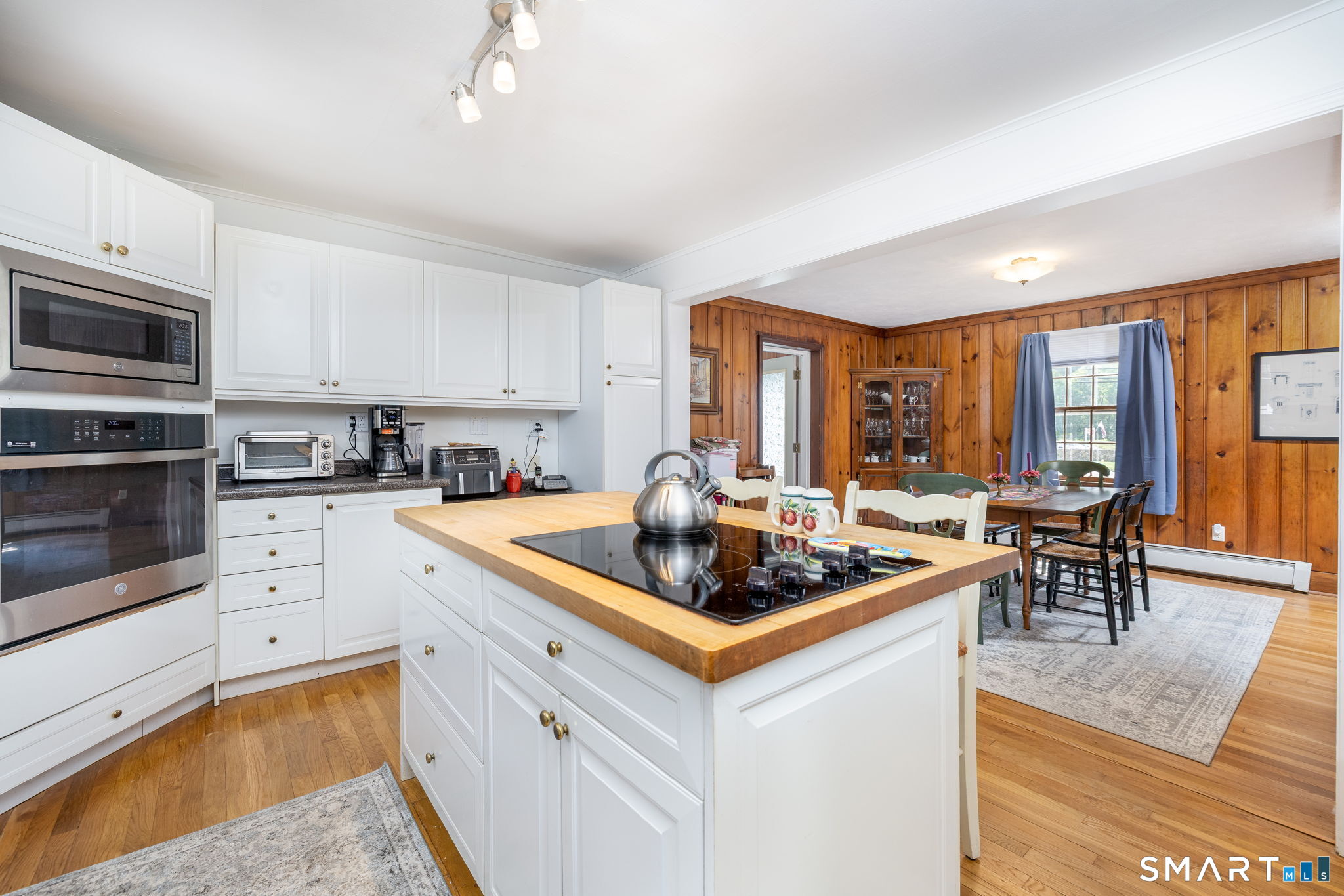 64 Broadway Street Property Photo 8